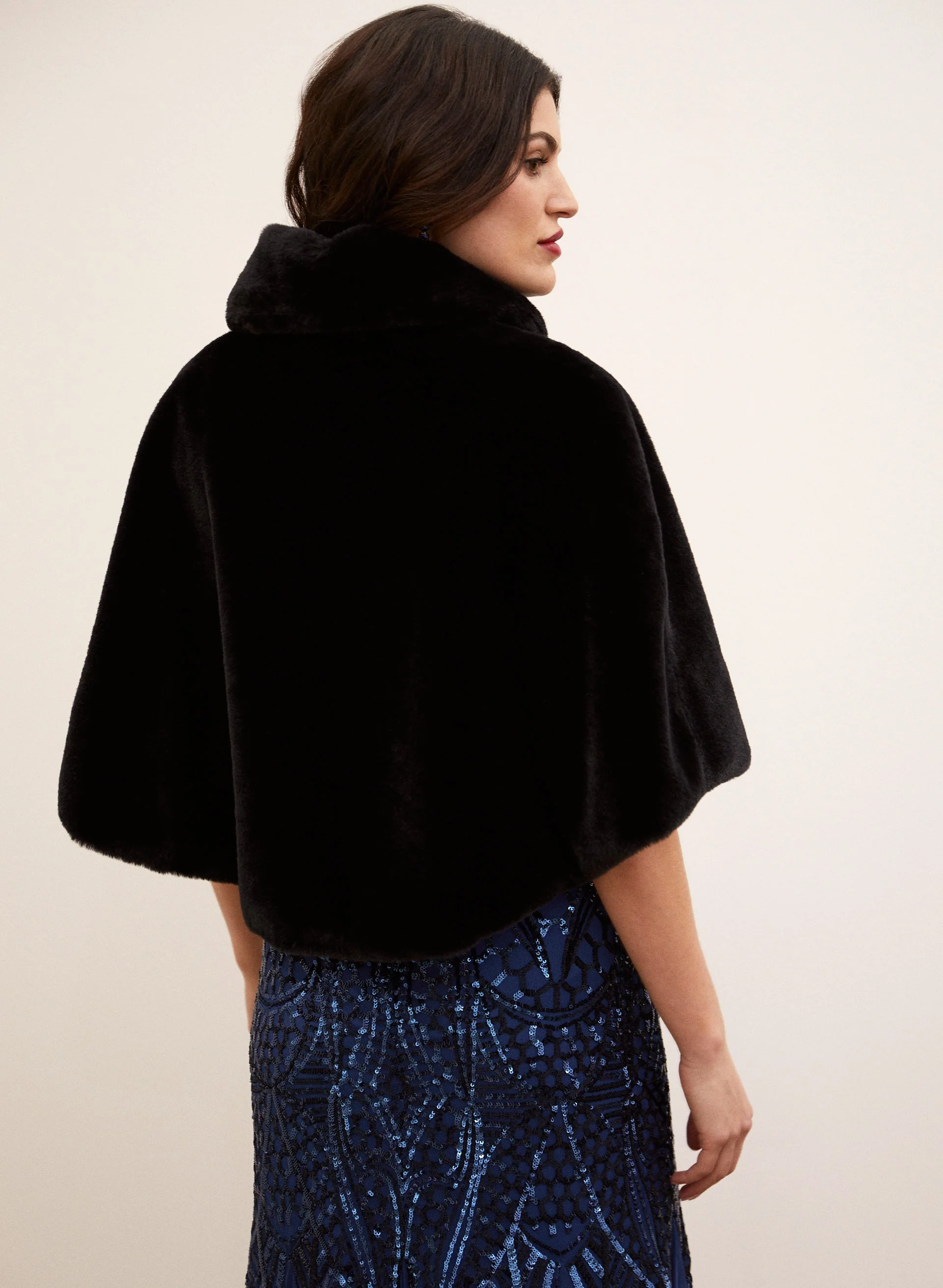 Brooch Detail Faux Fur Cape - Image 4