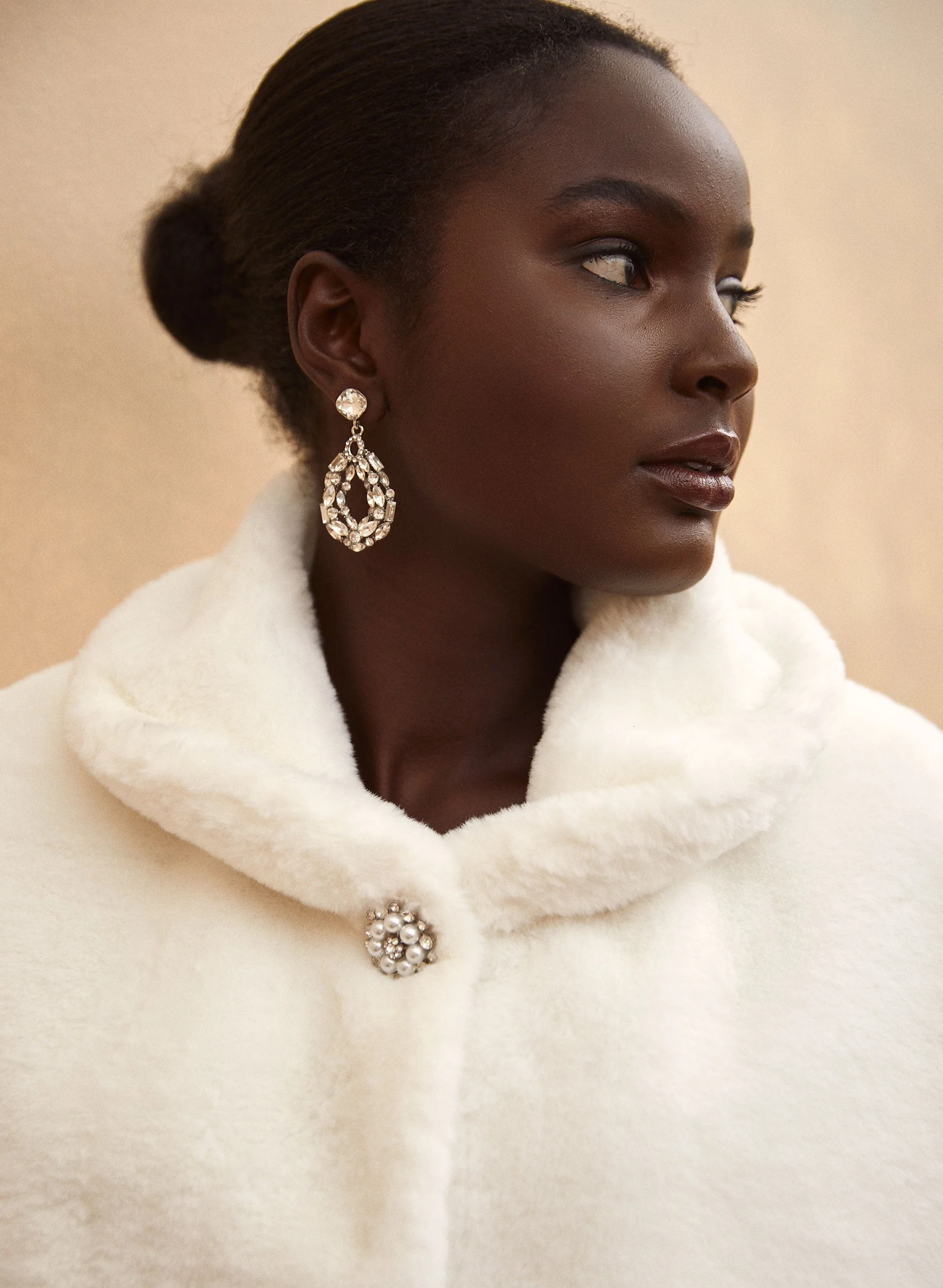 Brooch Detail Faux Fur Cape - Image 2