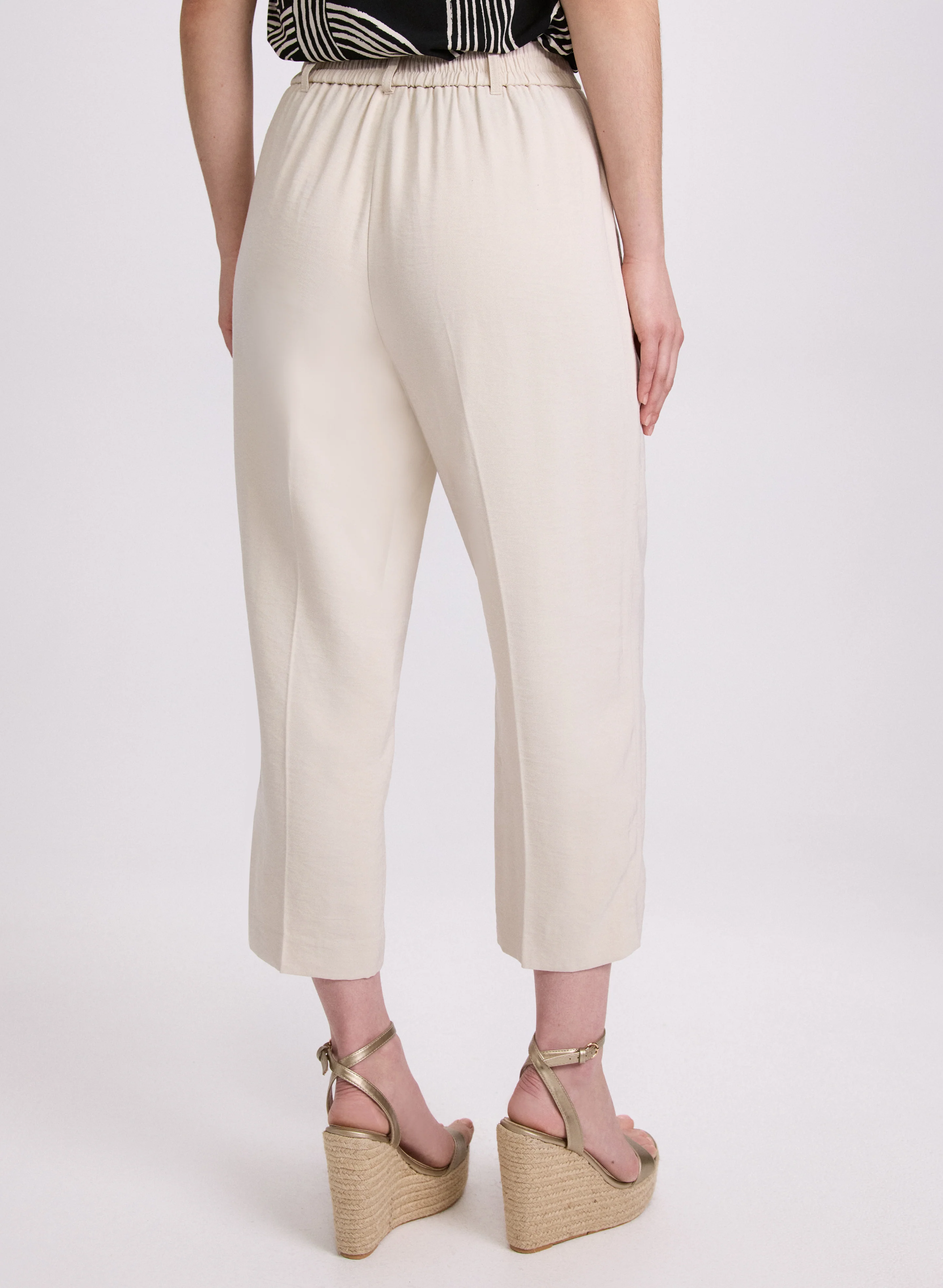 Button Detail Capris - Image 4