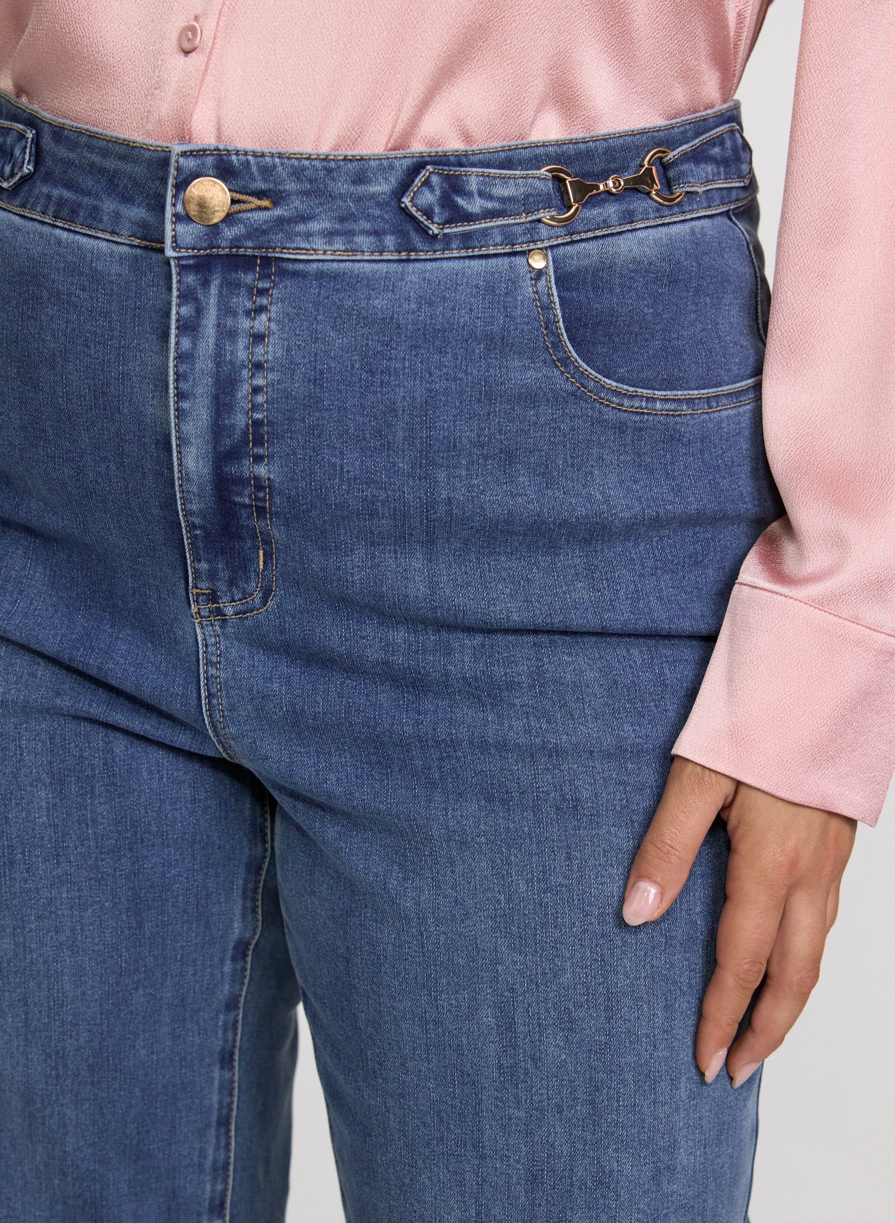 Chain Link Trim Jeans - Image 5