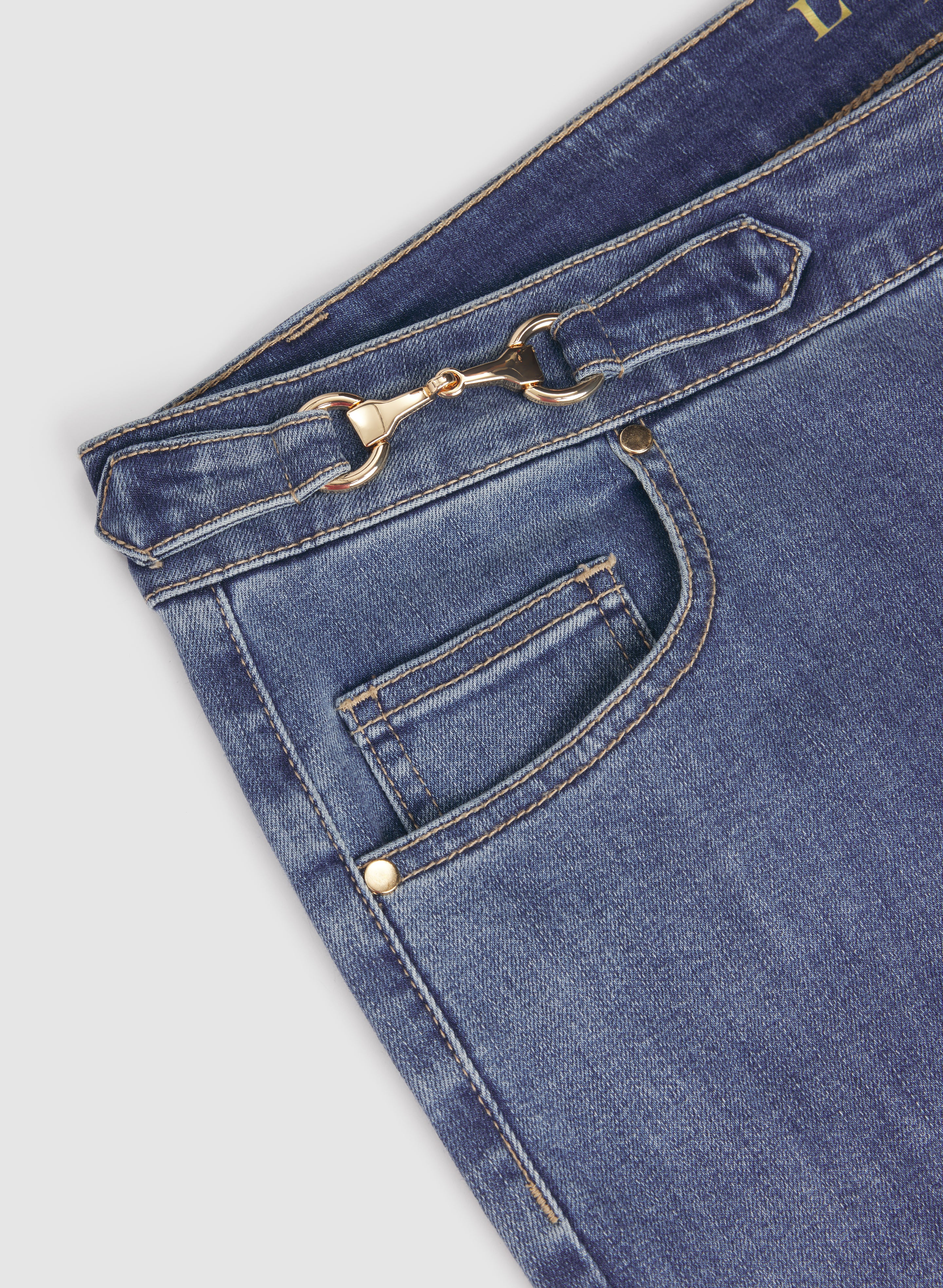 Chain Link Trim Jeans - Image 7