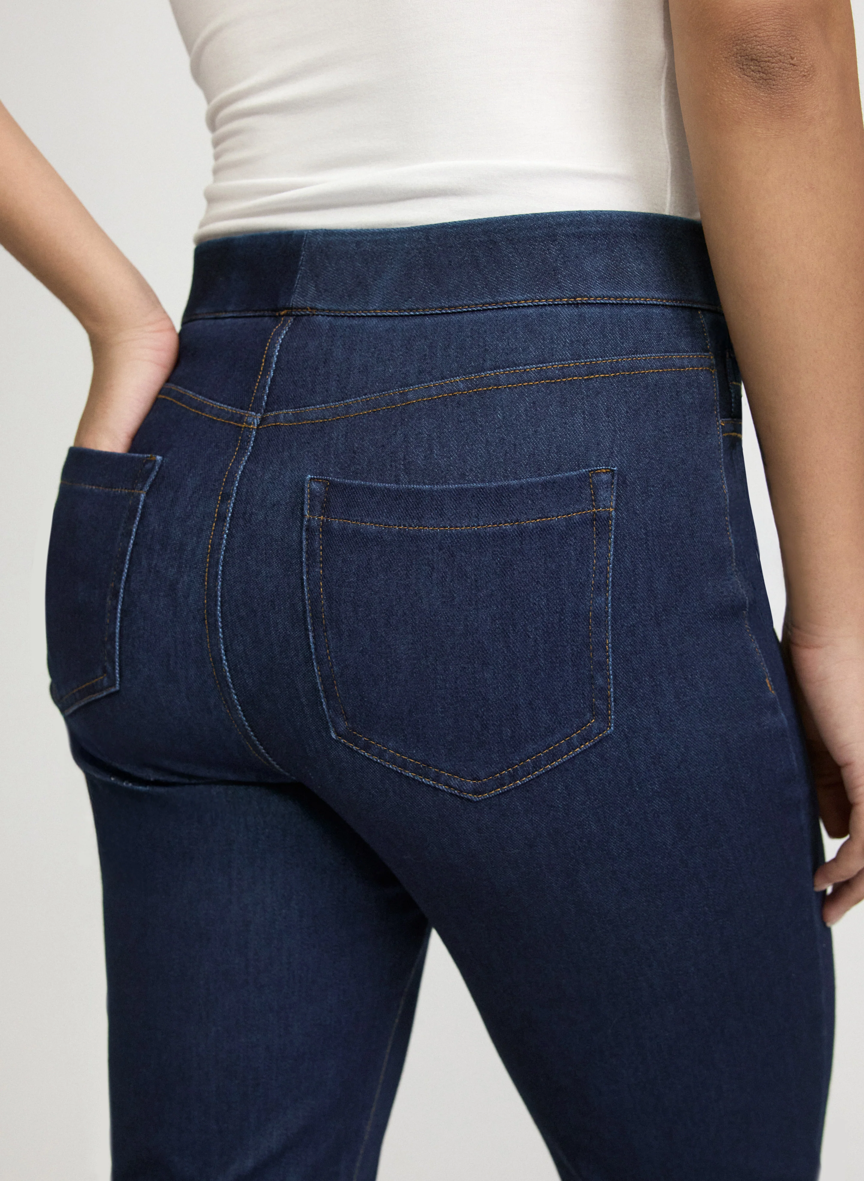 Comfort Stretch Straight-Leg Jeans - Image 4