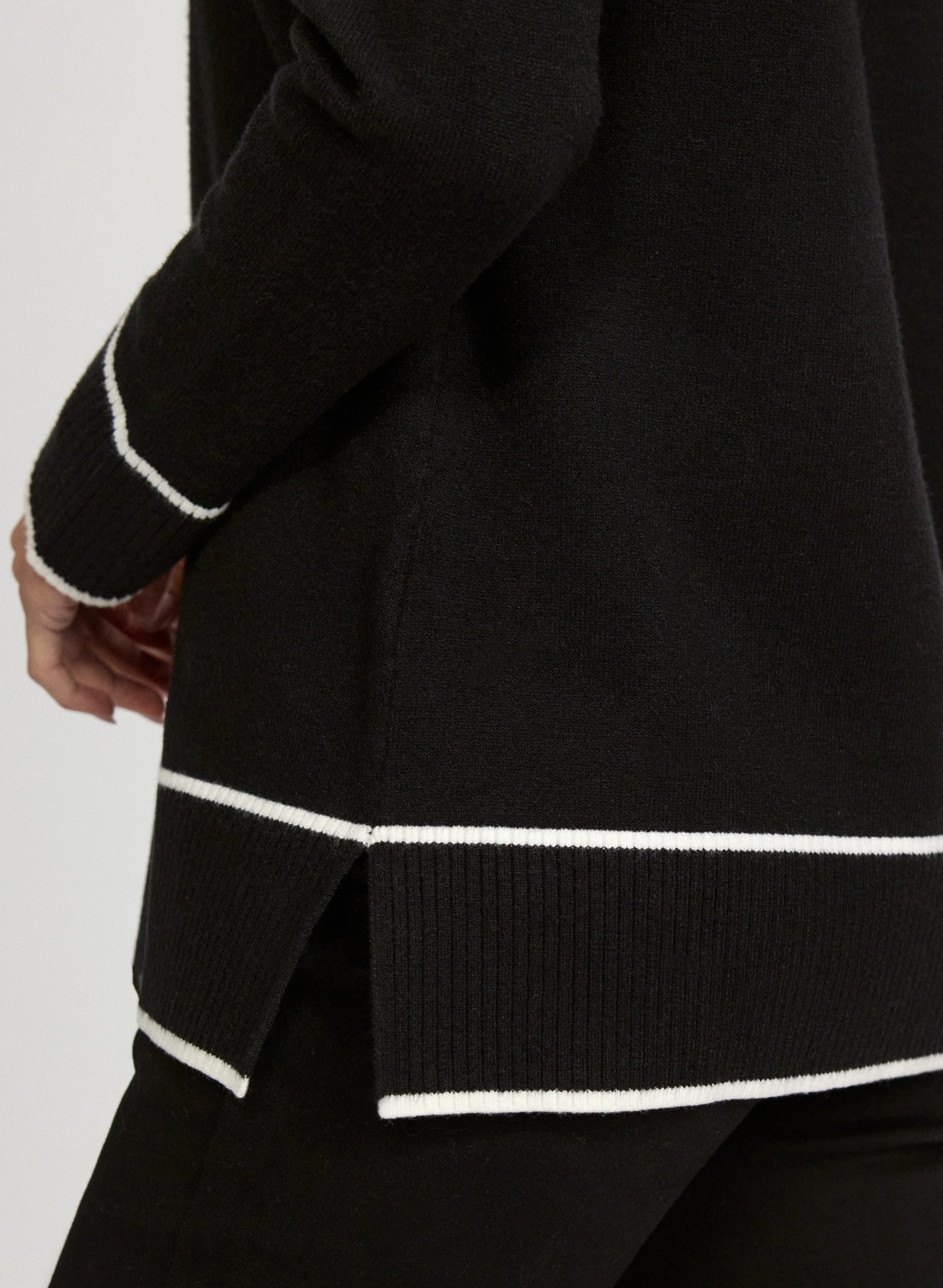 Contrast Cowl Neck Sweater - Image 5