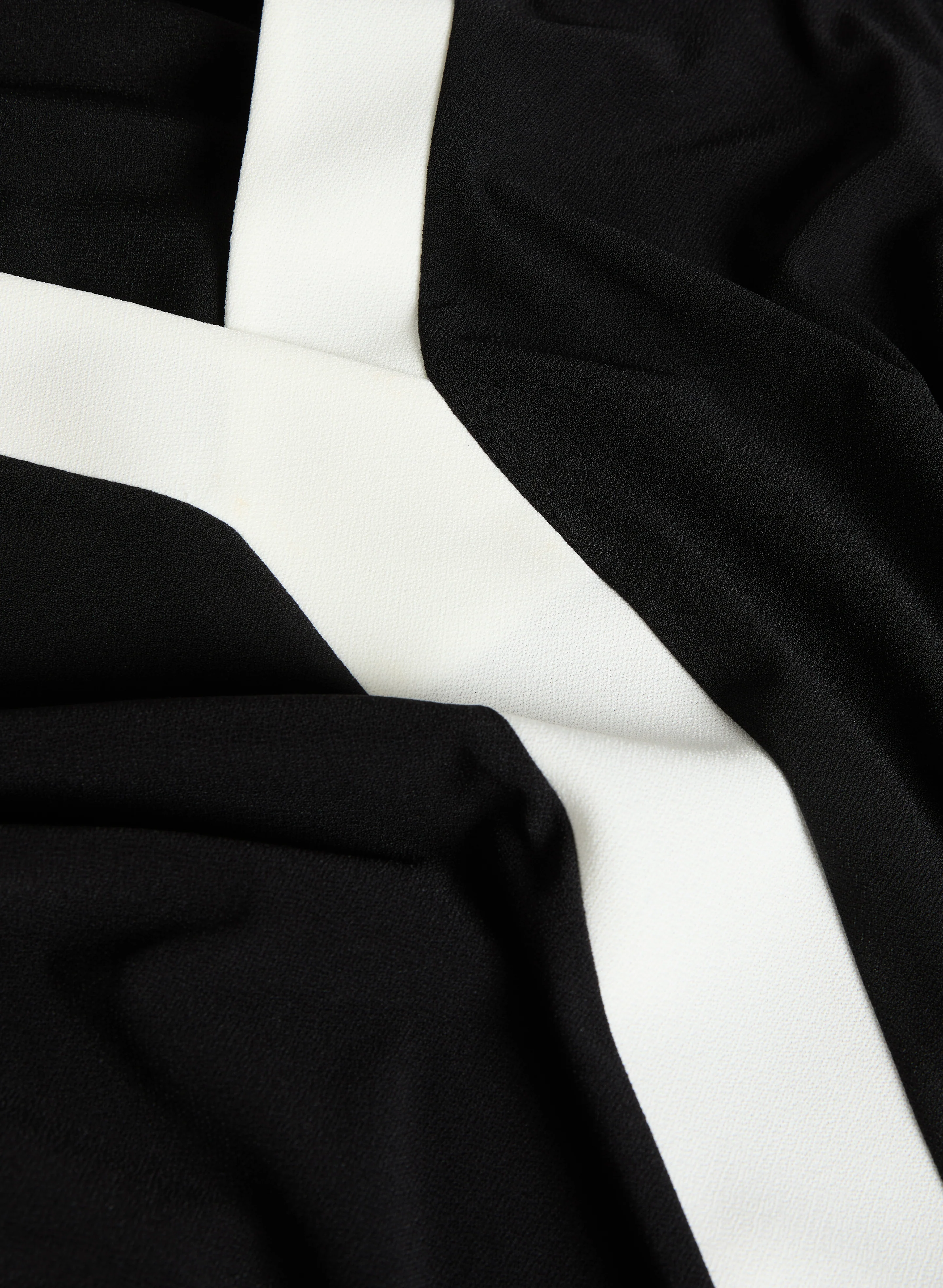 Contrast Trim Top - Image 7