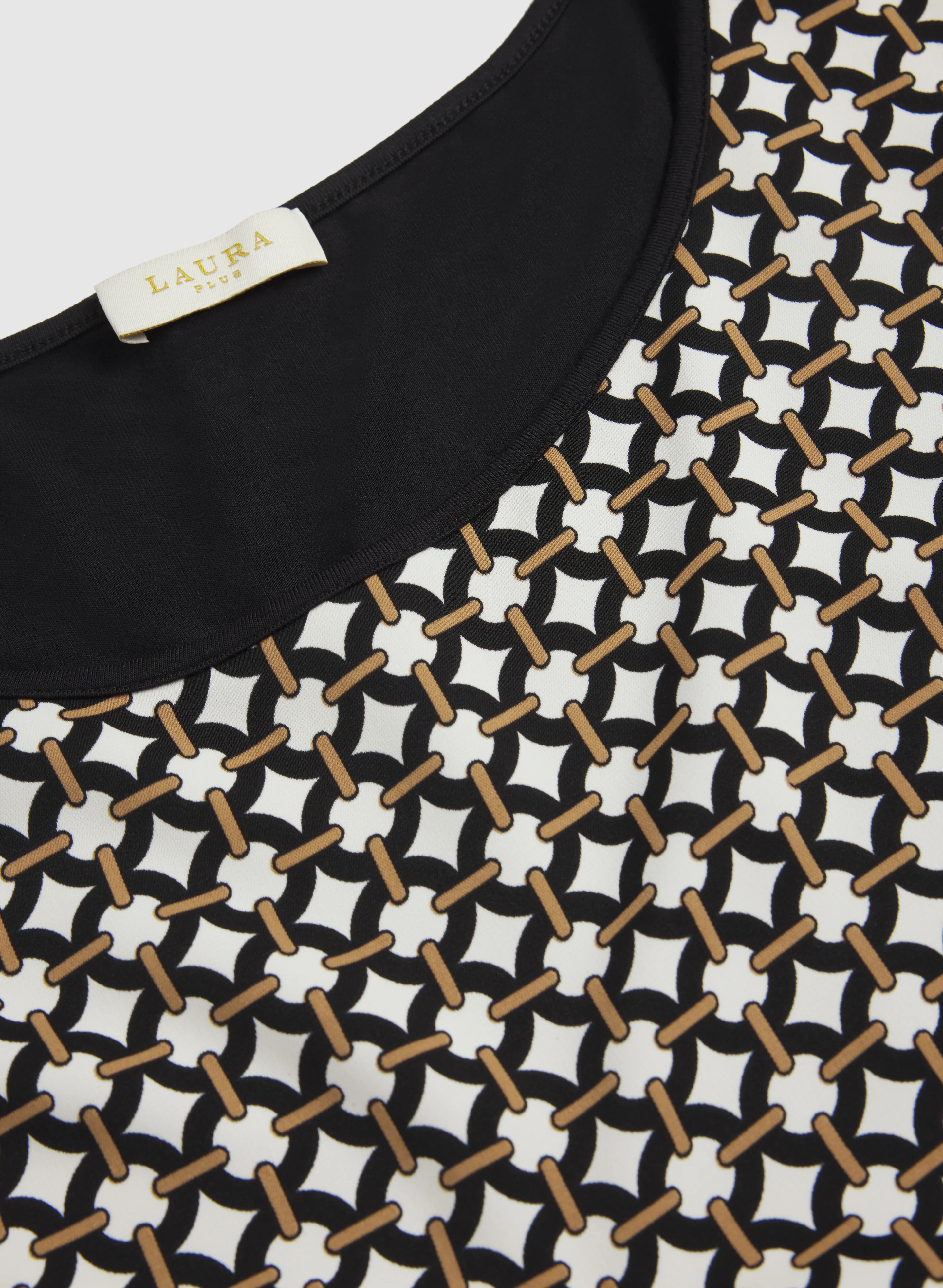 Contrast Geometric Top - Image 7