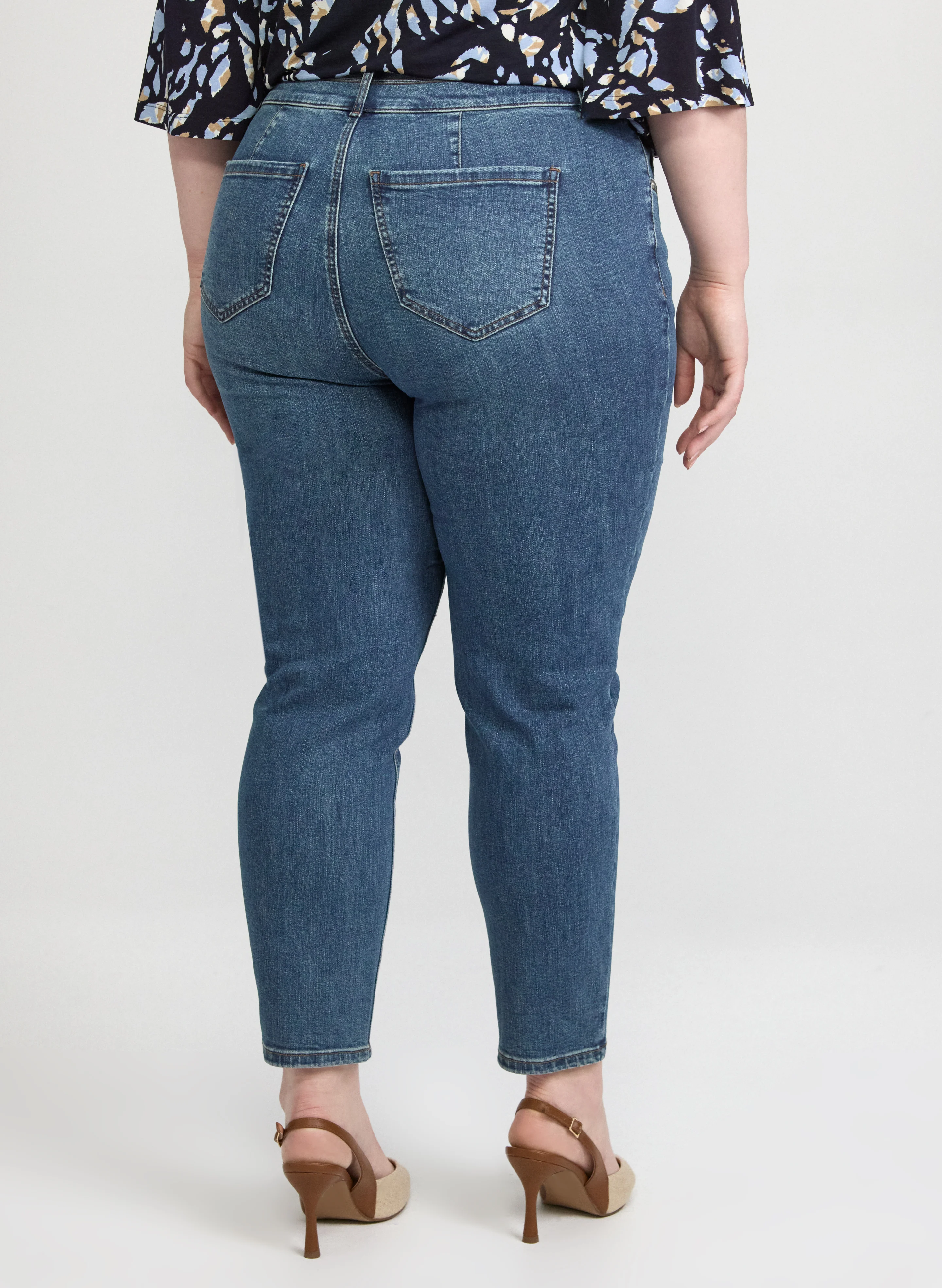 Double-Button Jeans - Image 4