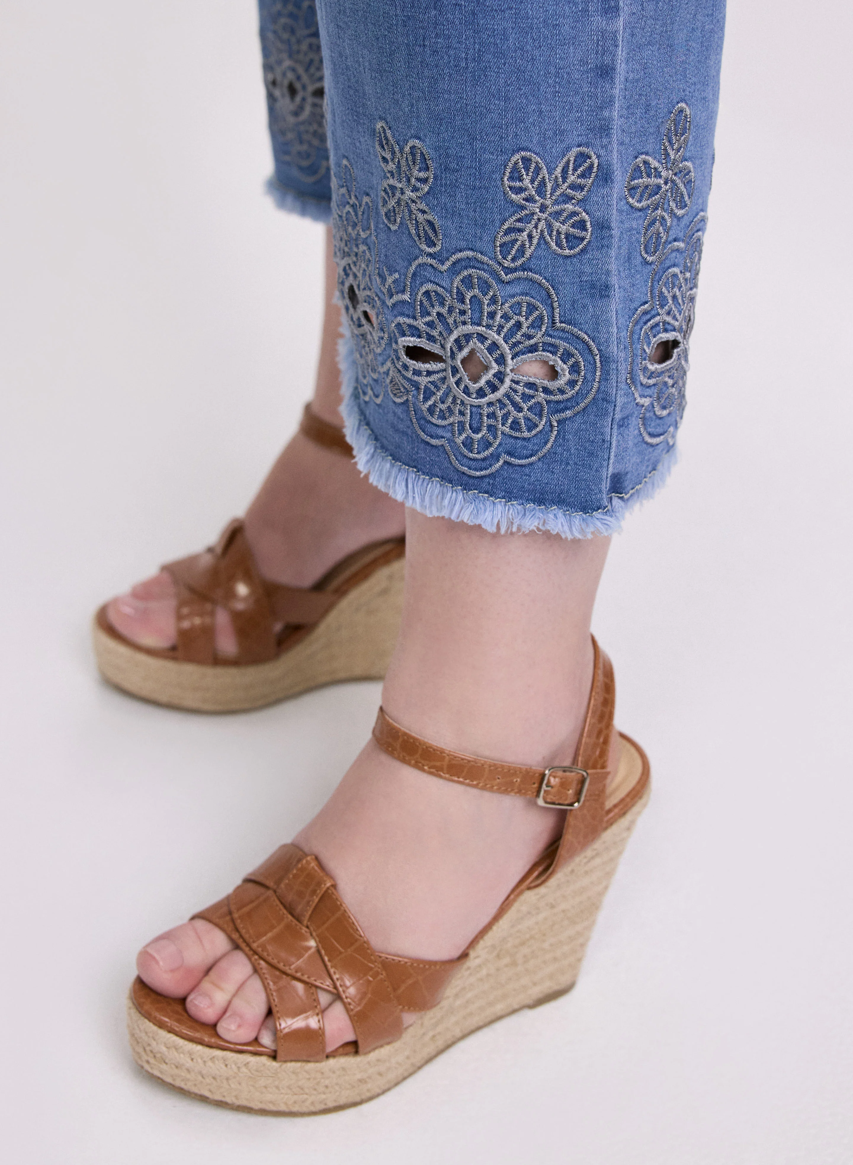 Embroidered Detail Jeans - Image 2