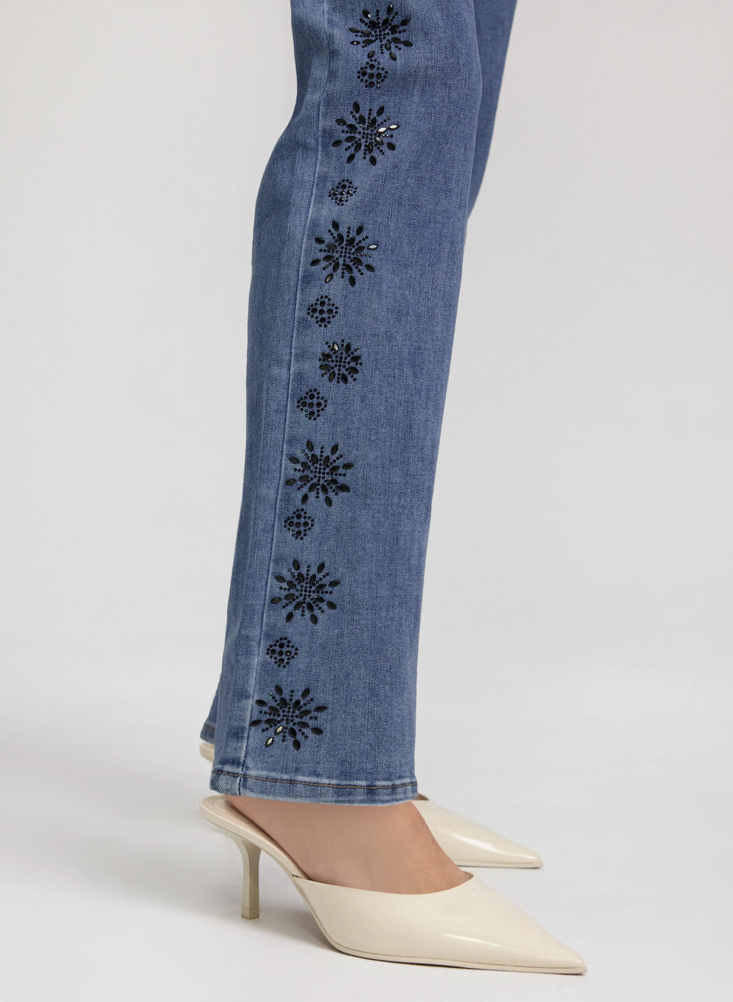 Floral Appliqué Jeans - Image 5