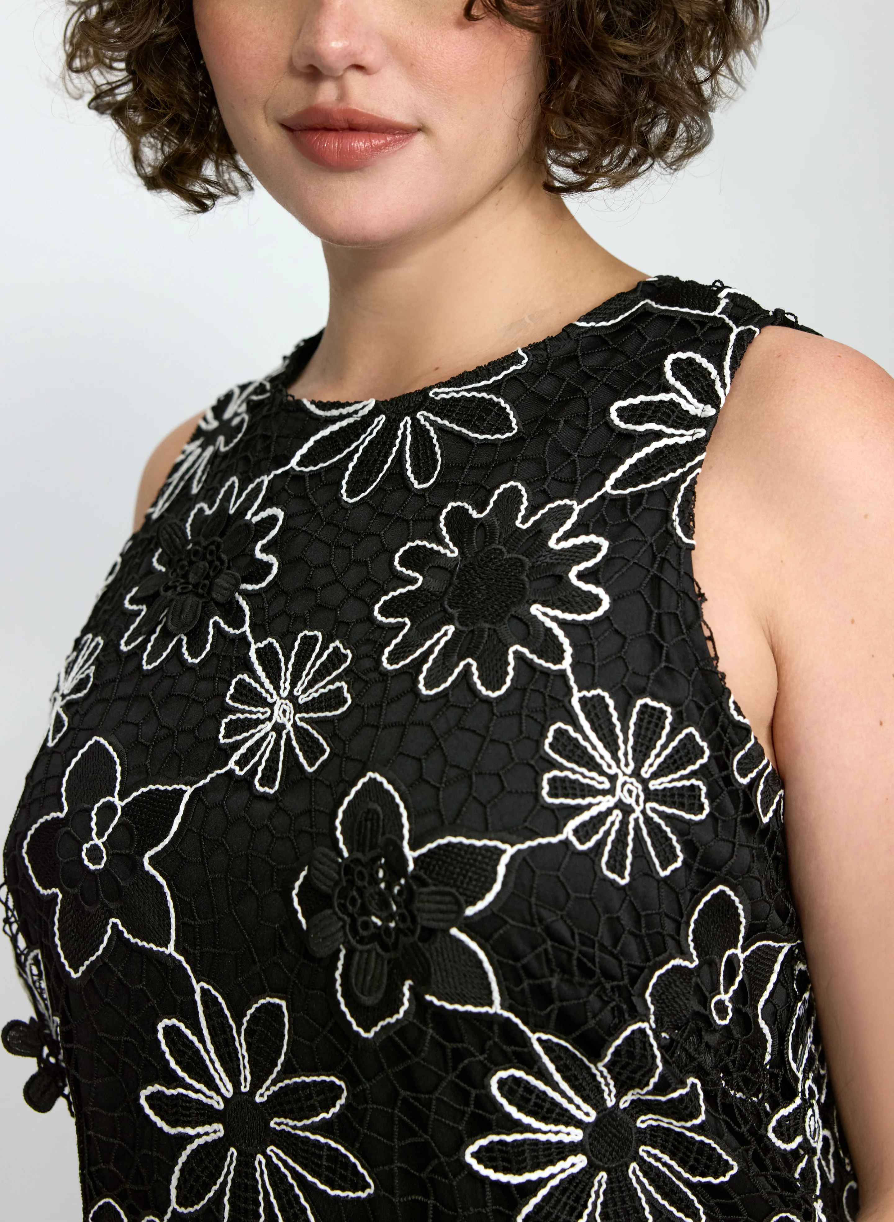 Floral Embroidered Crochet Dress - Image 5