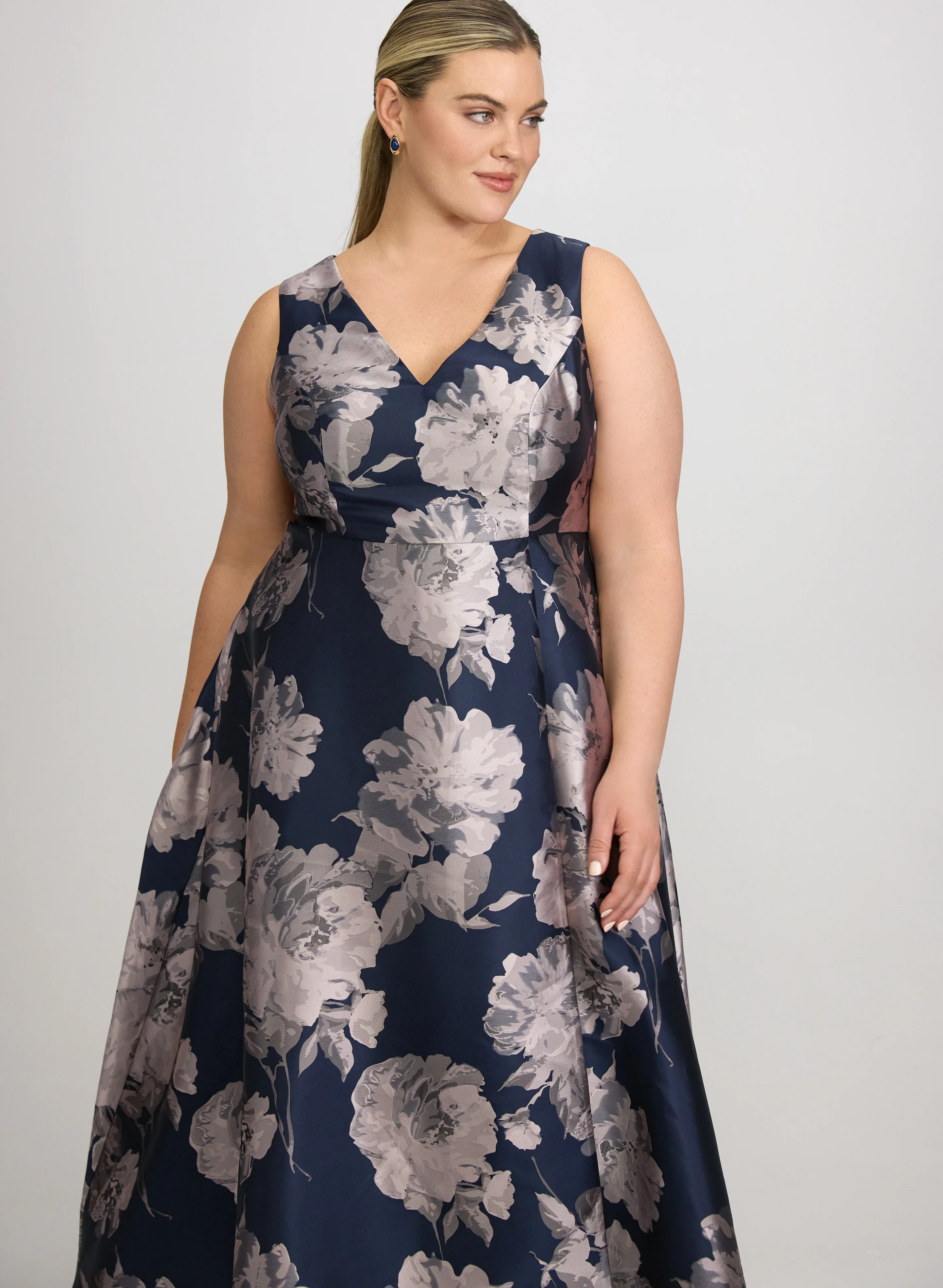Floral Jacquard Dress - Image 8