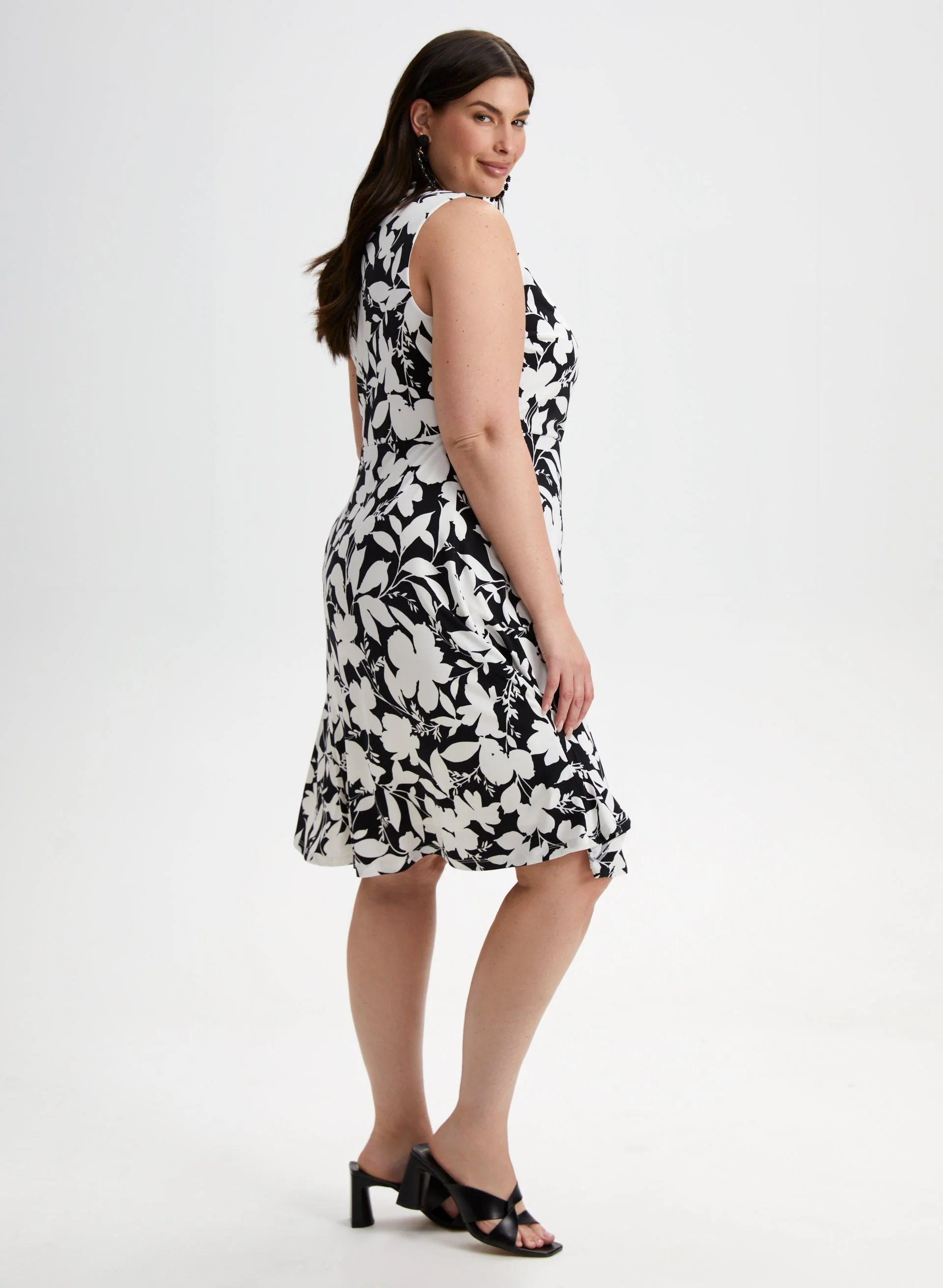 Floral Print V-Neck Dress - Image 3