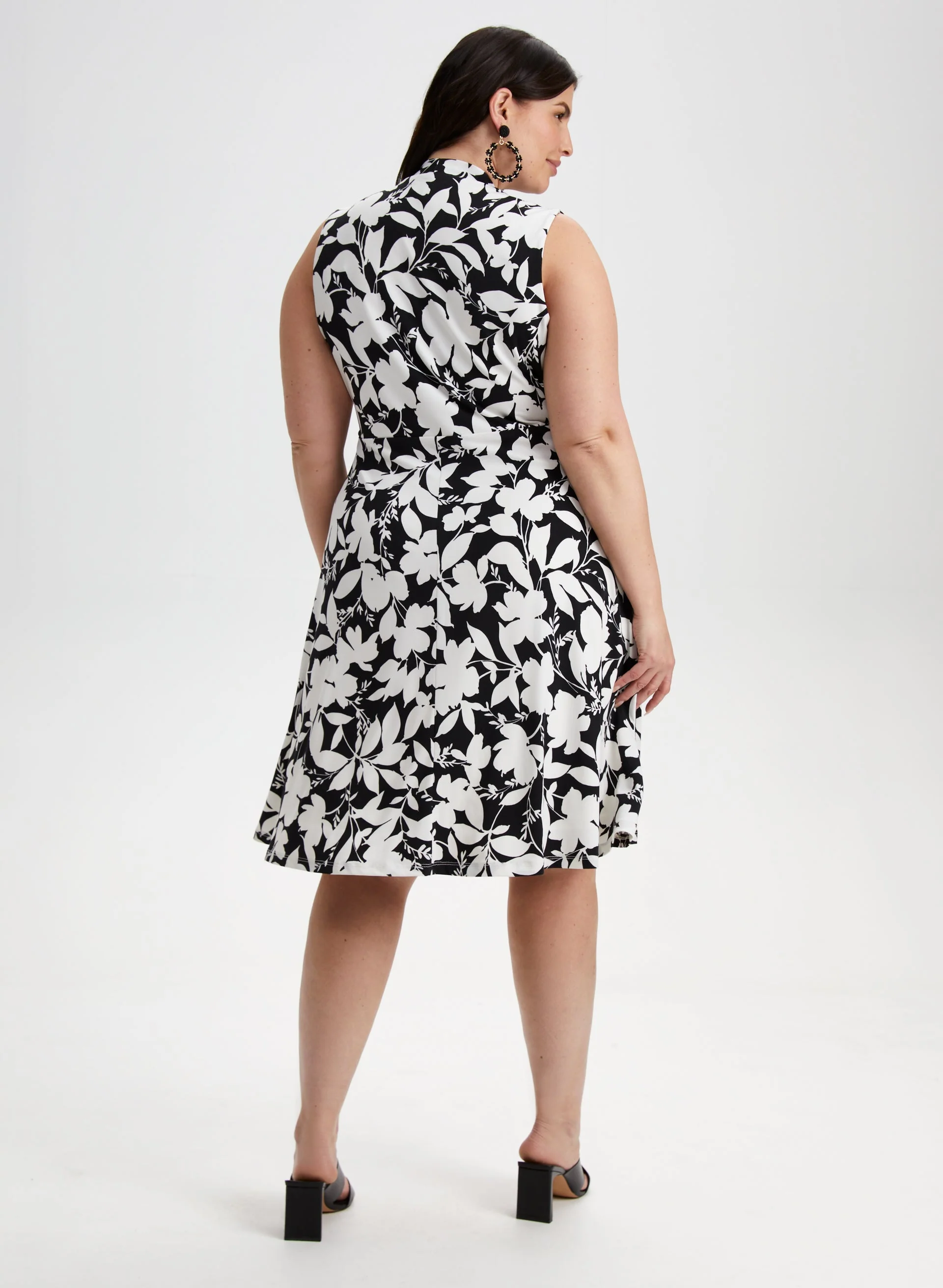 Floral Print V-Neck Dress - Image 4