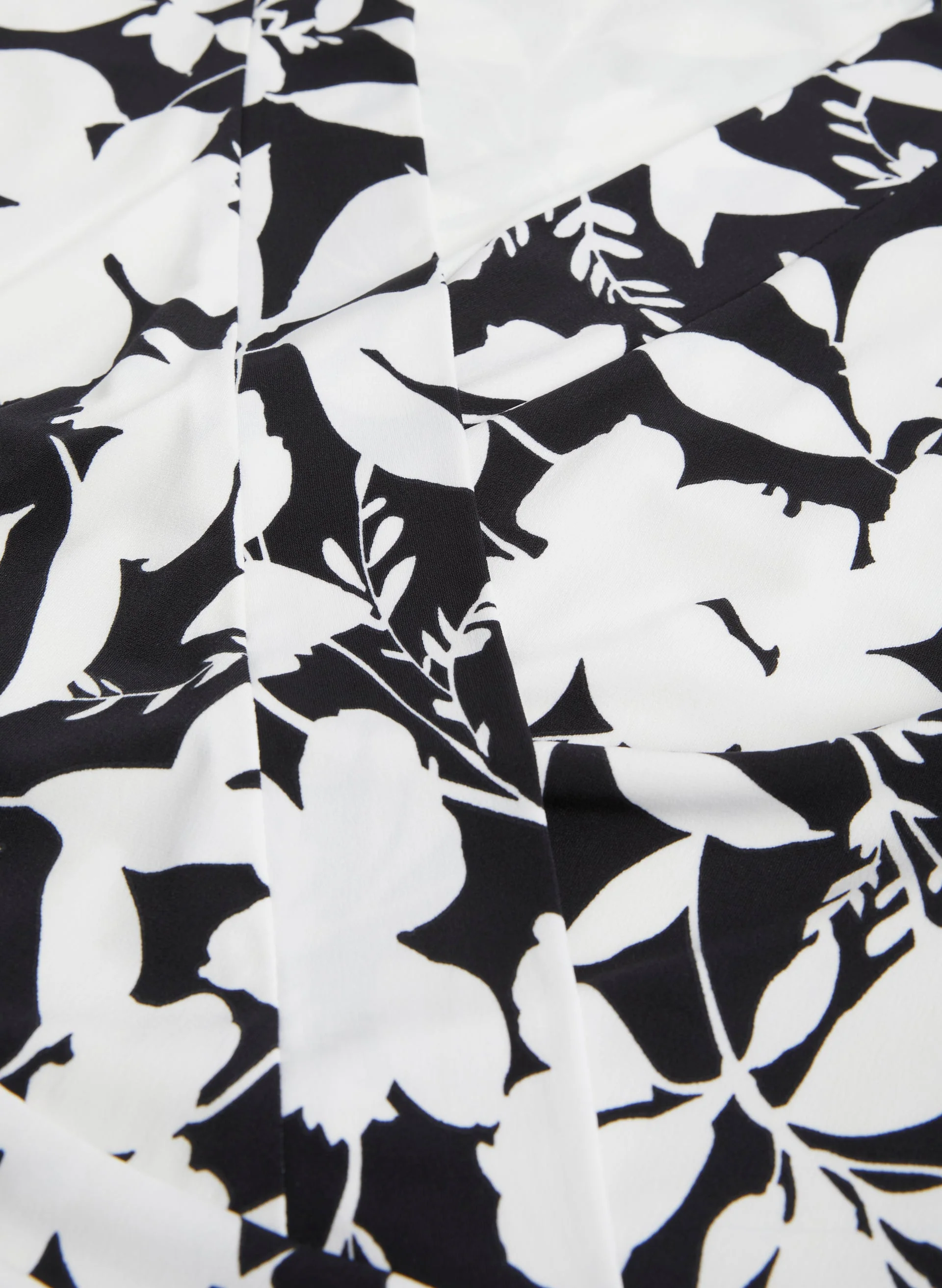 Floral Print V-Neck Dress - Image 7