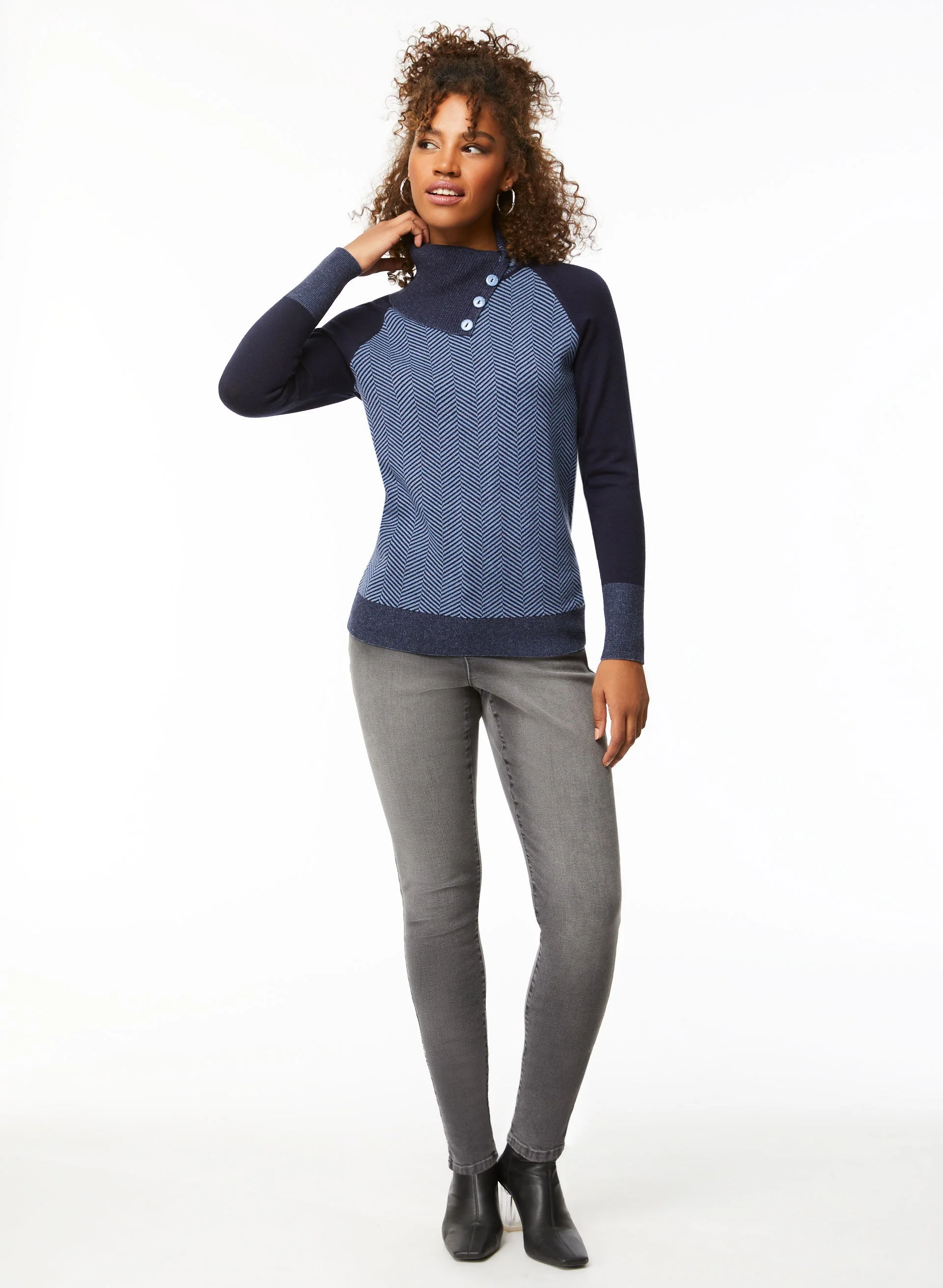 Herringbone Motif Split Collar Sweater - Image 5