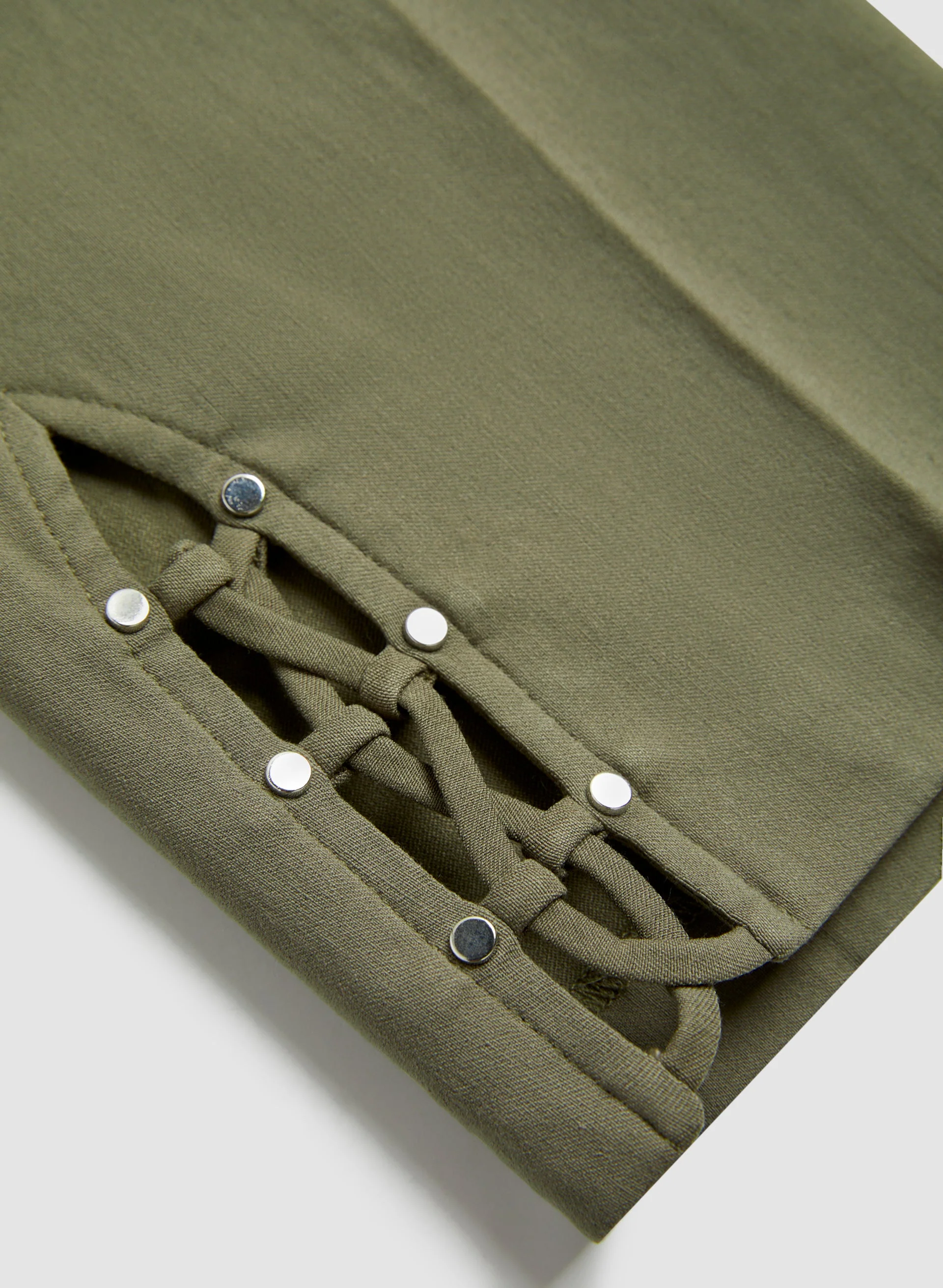 Lace-Up Detail Capri Pants - Image 7