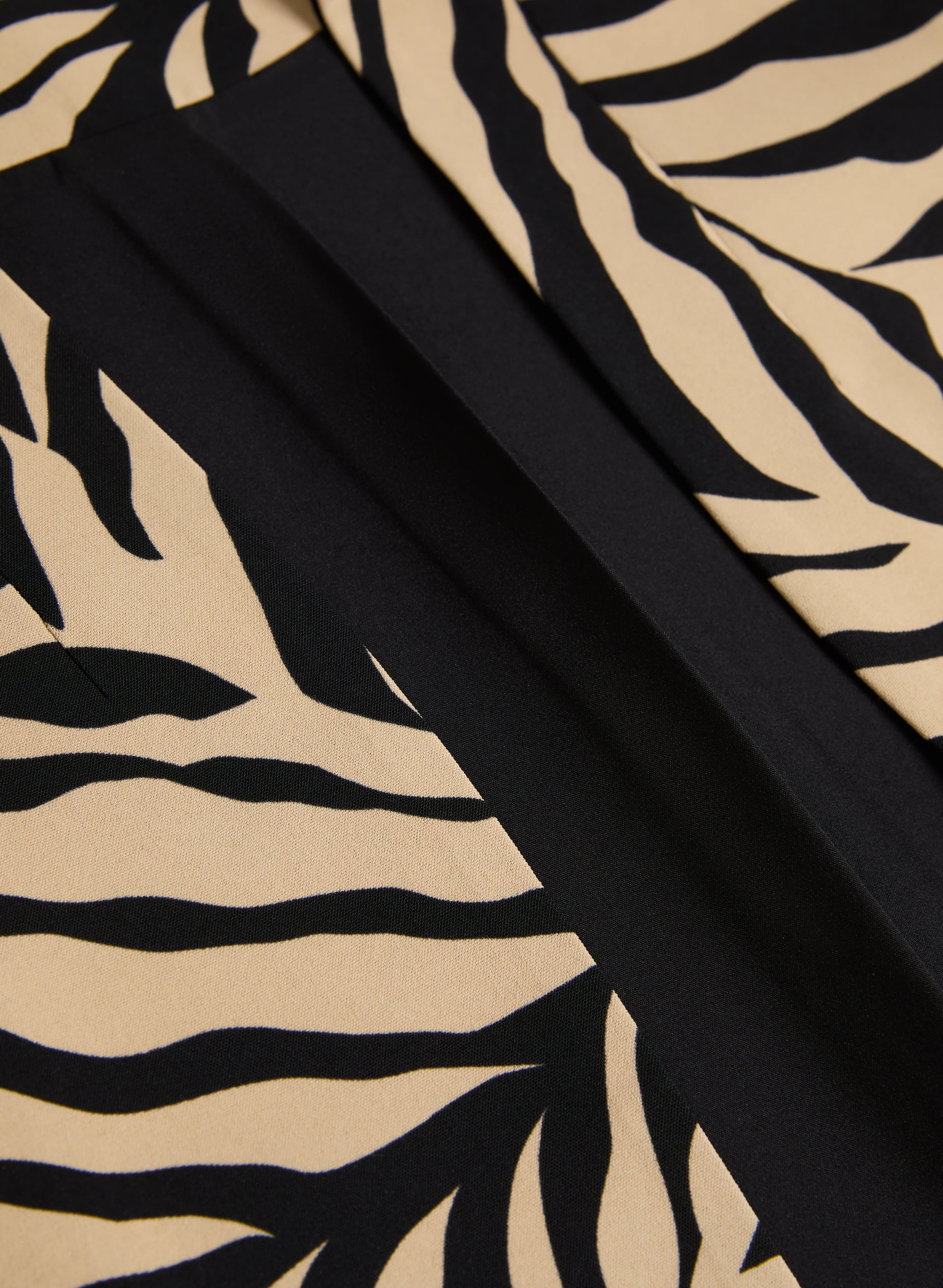 Leaf Print Jacket - Image 7