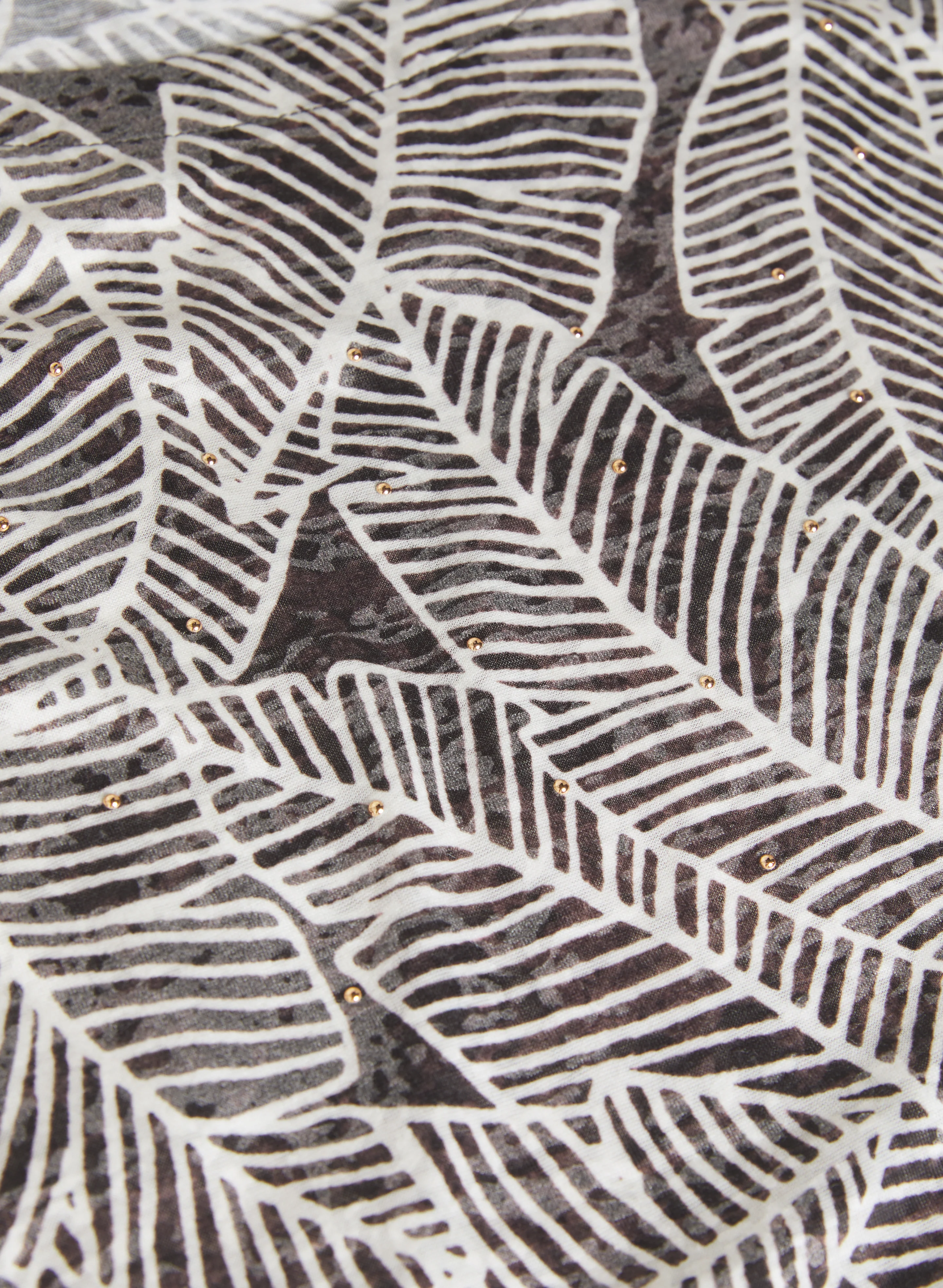 Leaf Print T-Shirt - Image 7