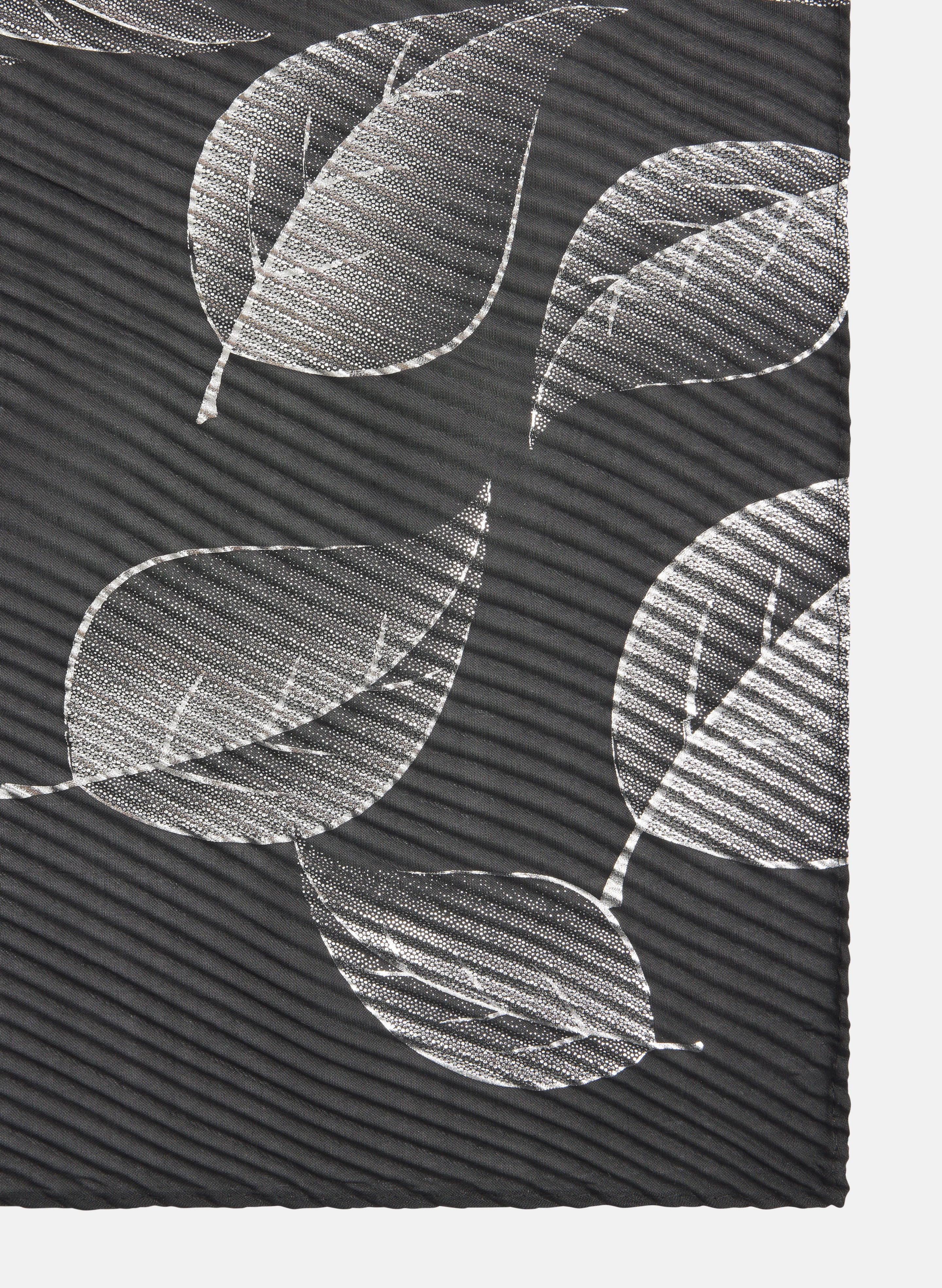 Metallic Leaf Print Wrap - Image 3
