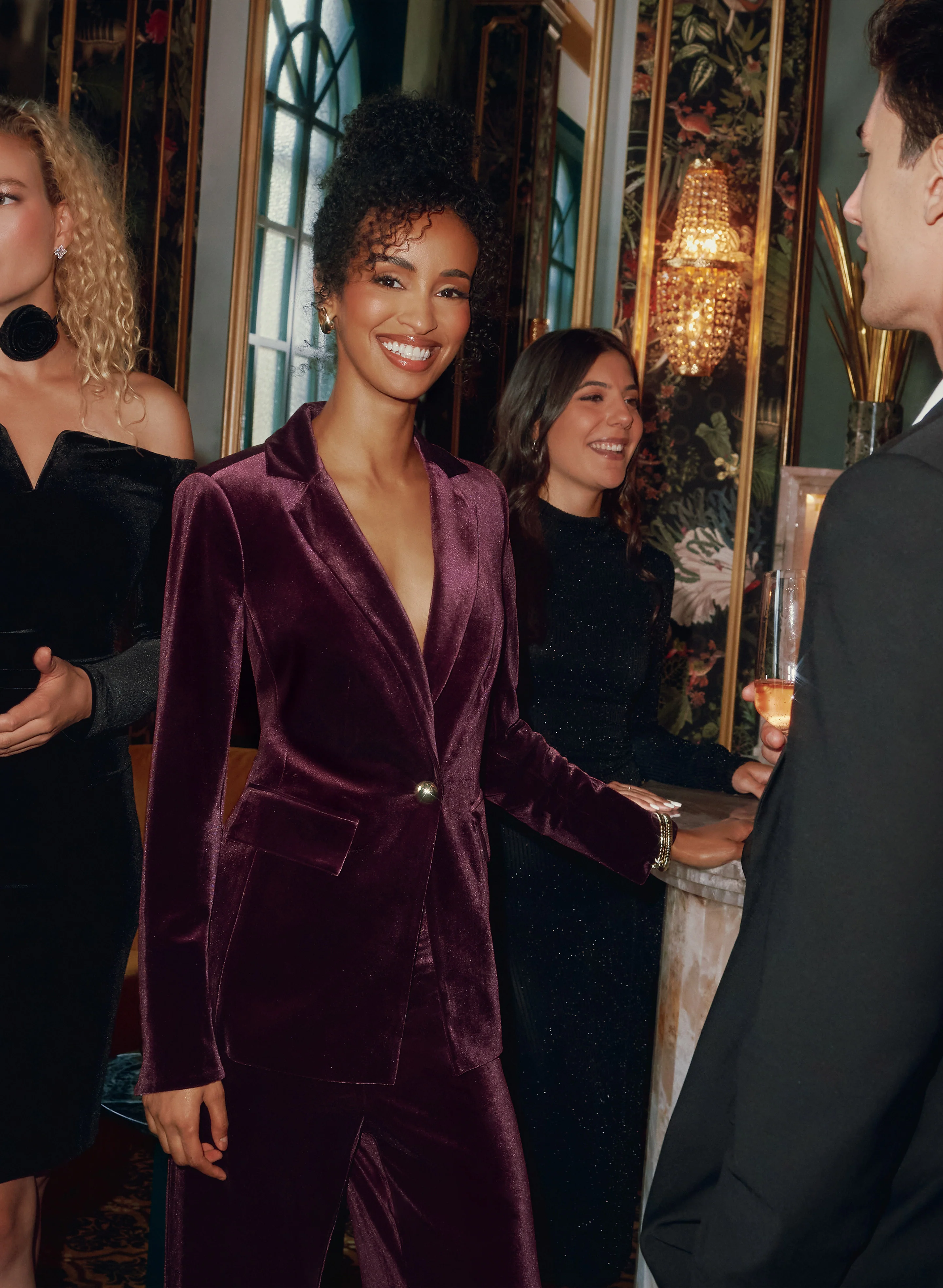 Notched Lapel Velvet Blazer - Image 3