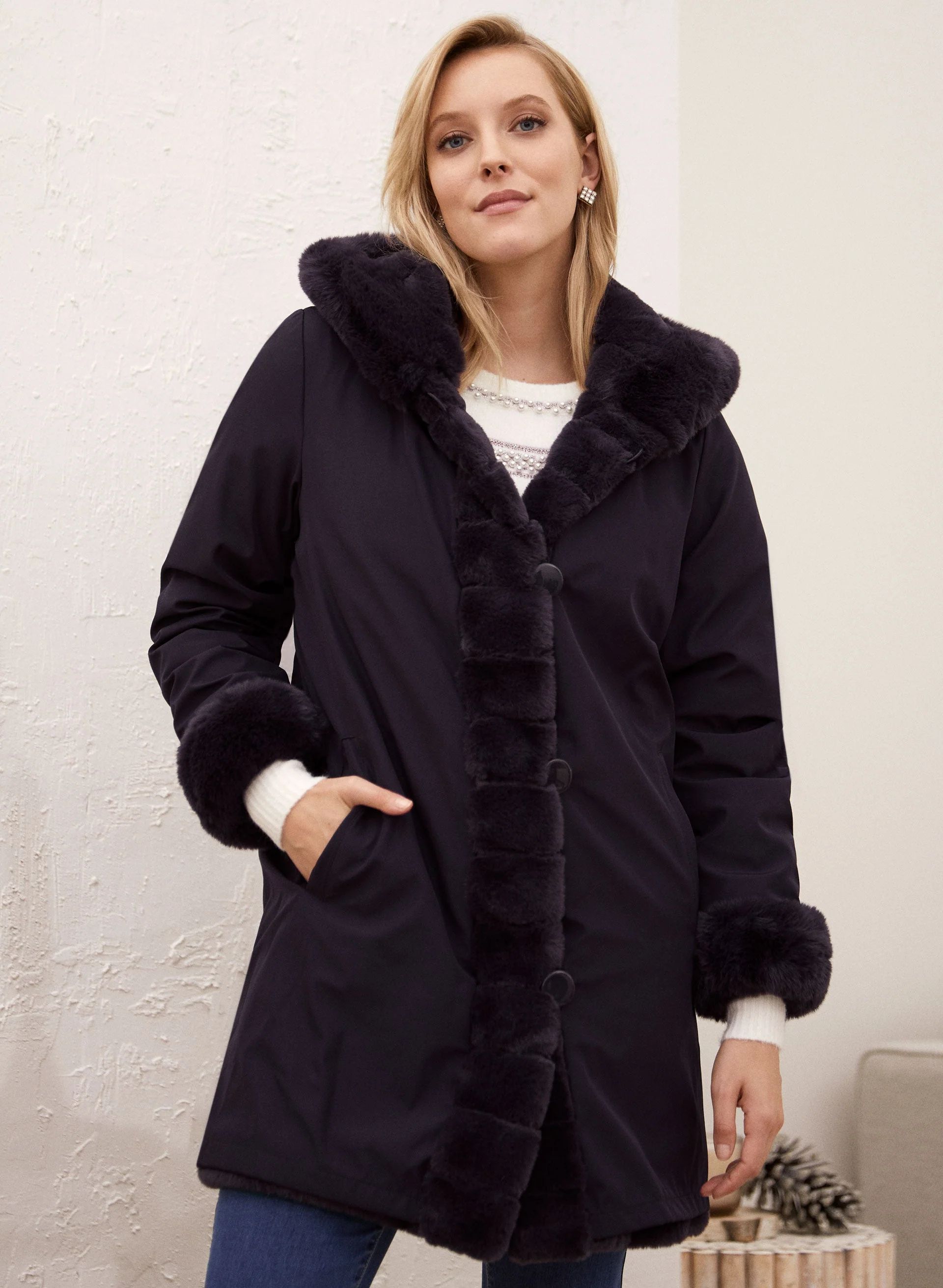 Nuage - Reversible Faux Fur Coat - Image 4