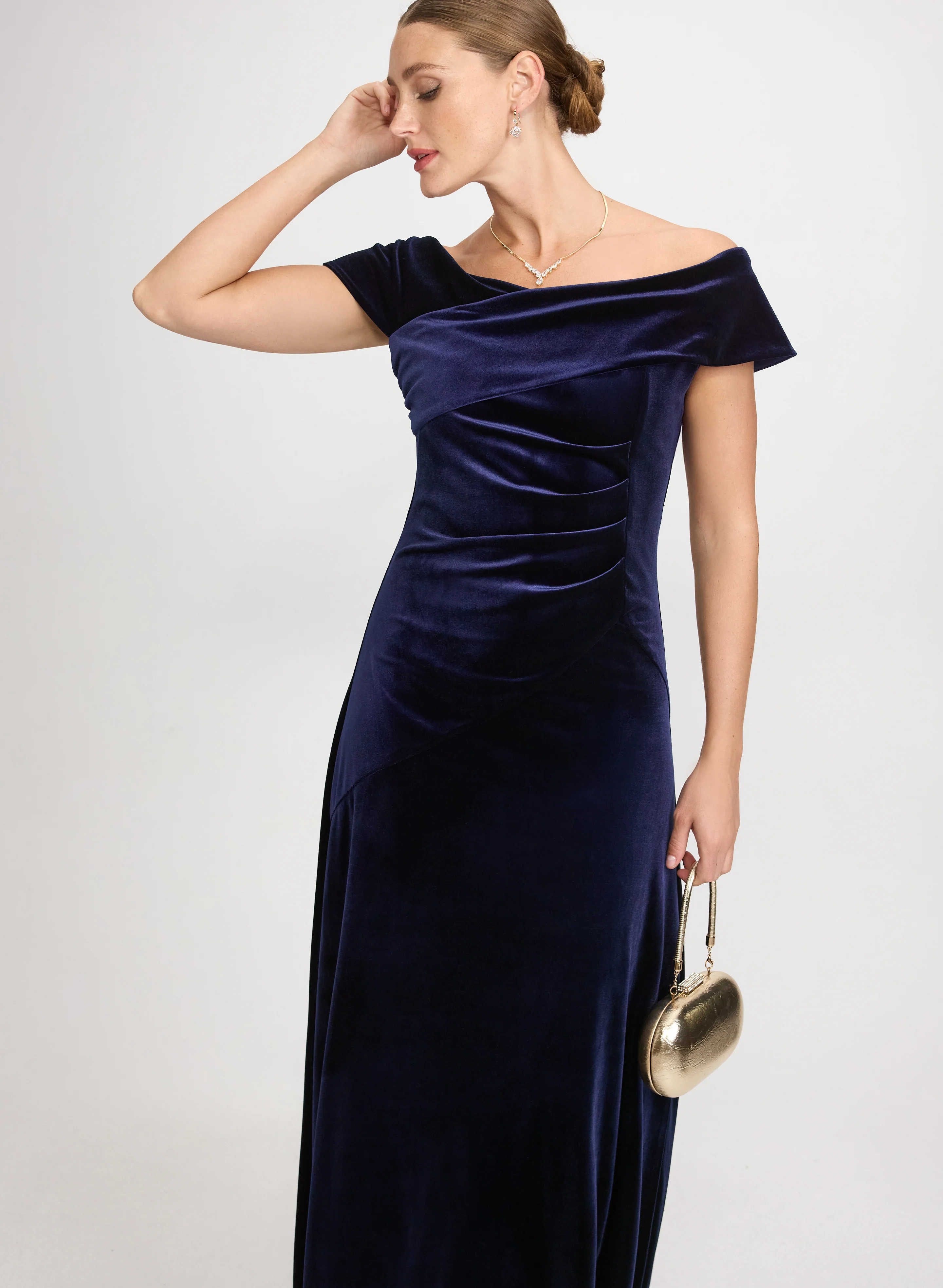 Off-The-Shoulder Velvet Dress - Image 7