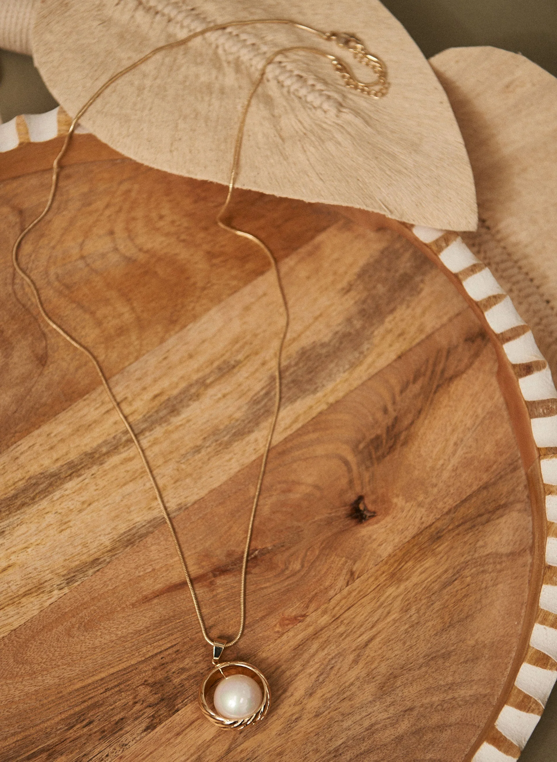 Pearl Pendant Necklace