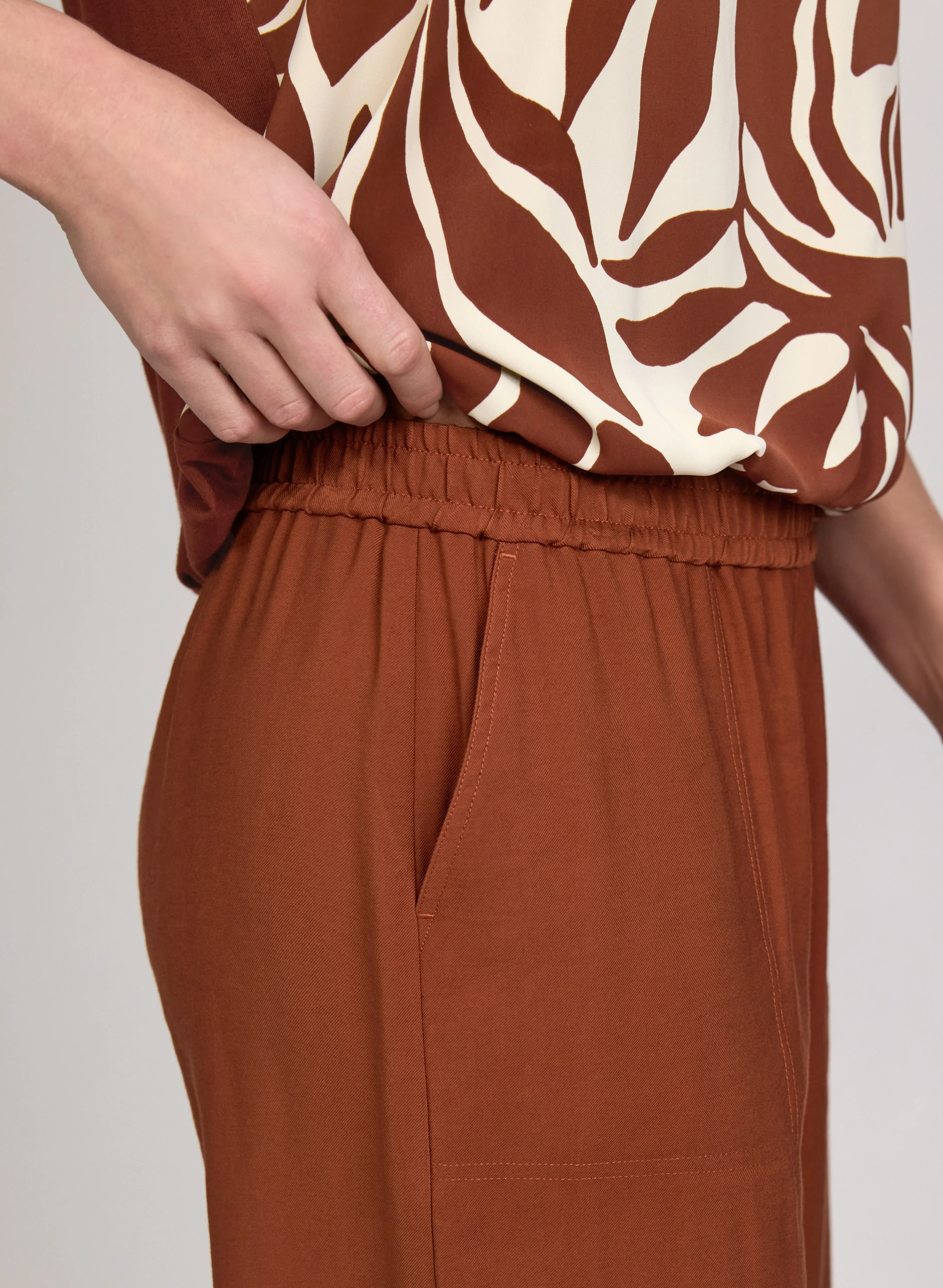 Pull-On Wide-Leg Pants - Image 4