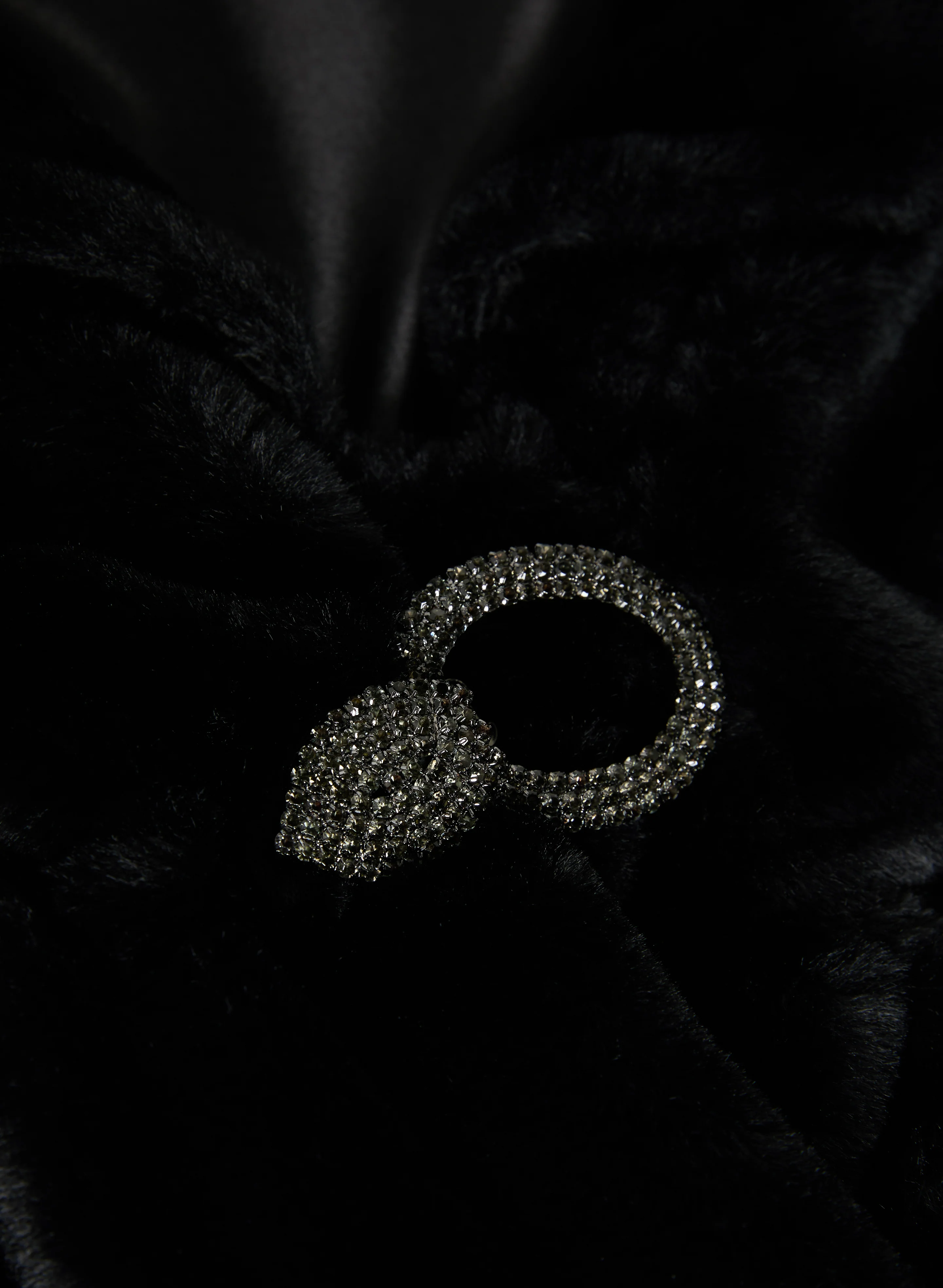 Rhinestone Clip Faux Fur Stole - Image 6