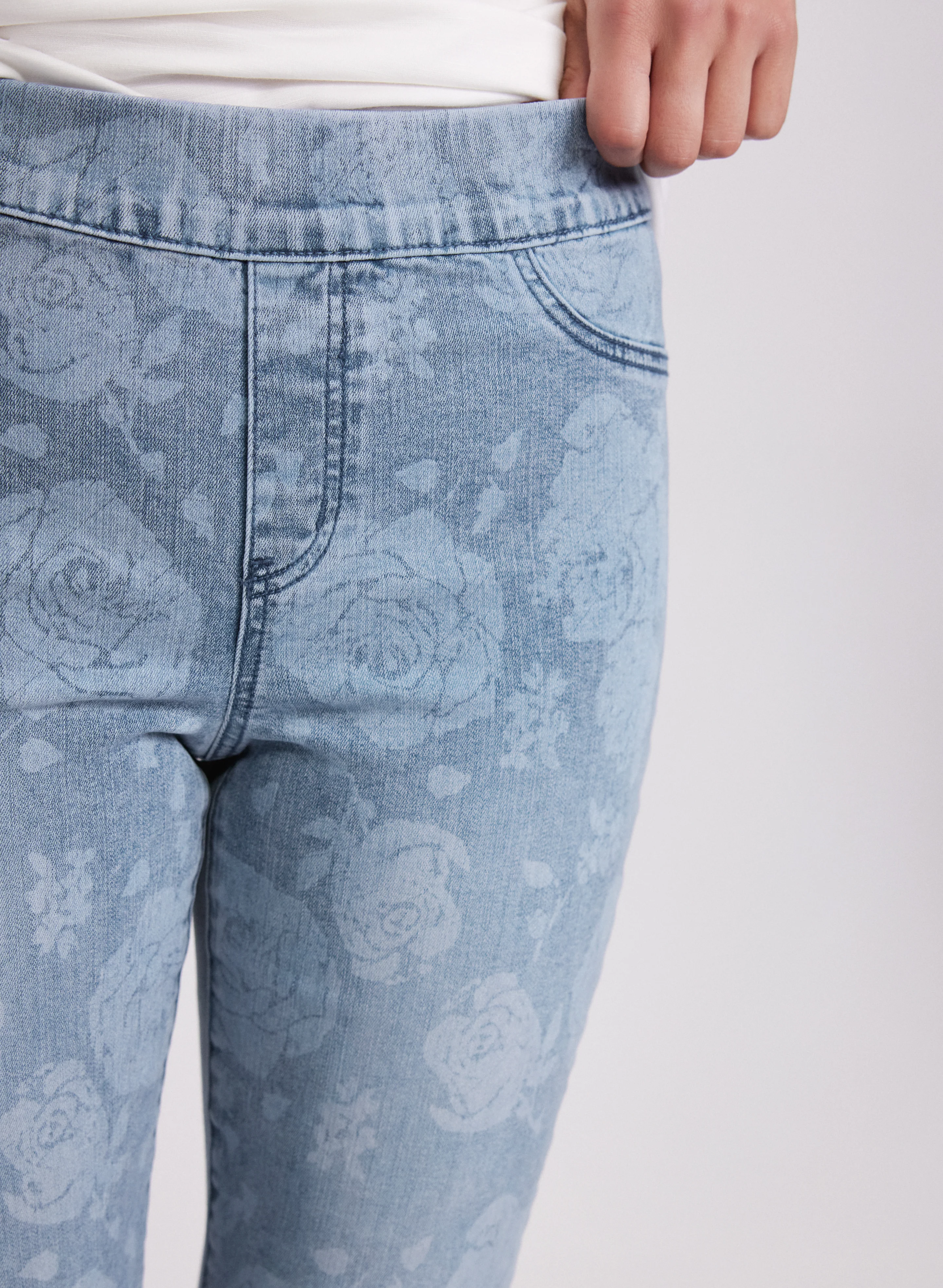 Rose Print Denim Capris - Image 5