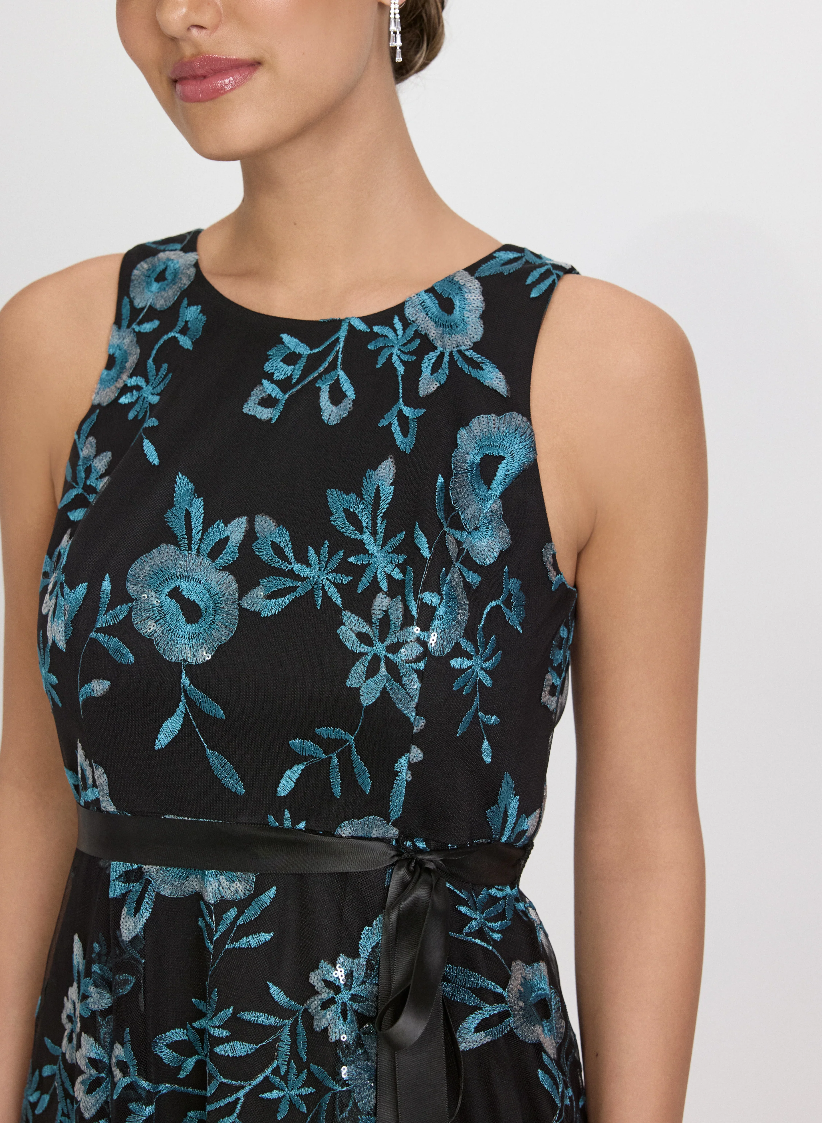 Sequined Floral Embroidery Dress - Image 5