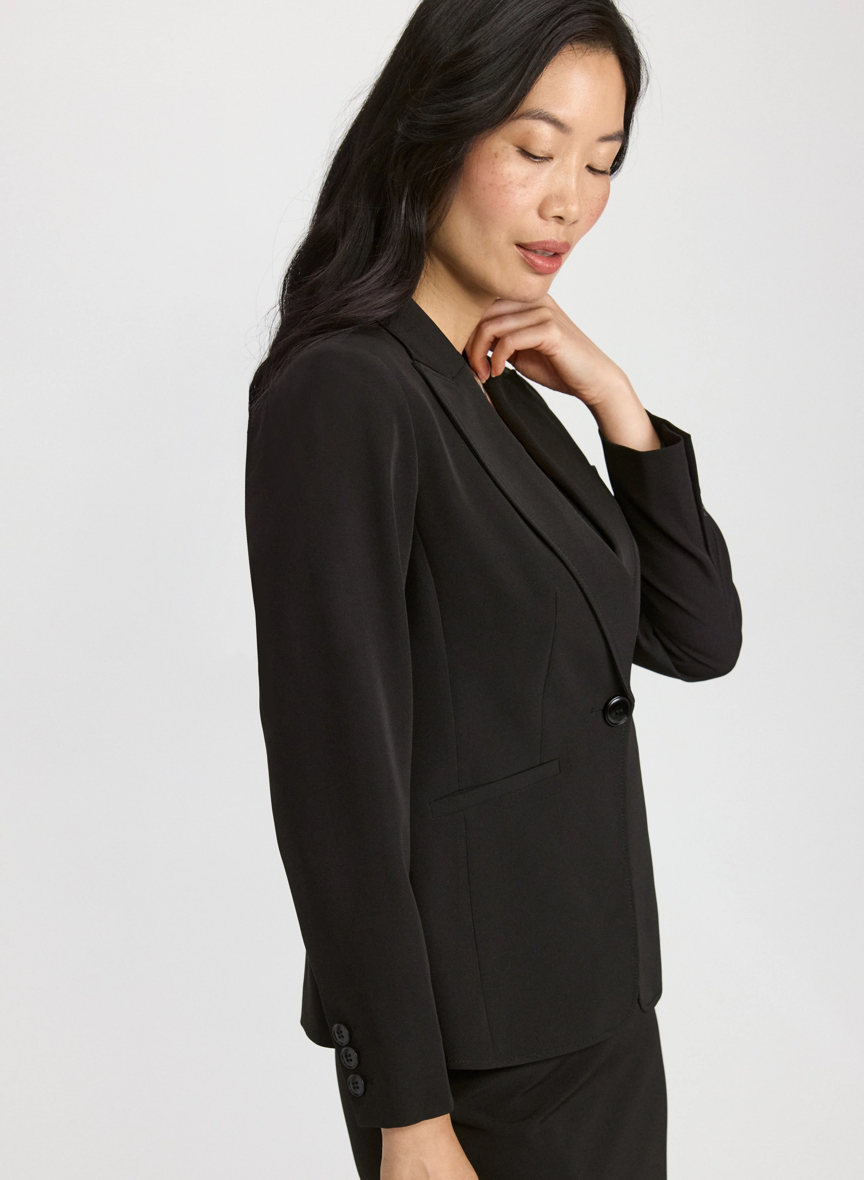 Signature Single-Breasted Blazer - Image 5