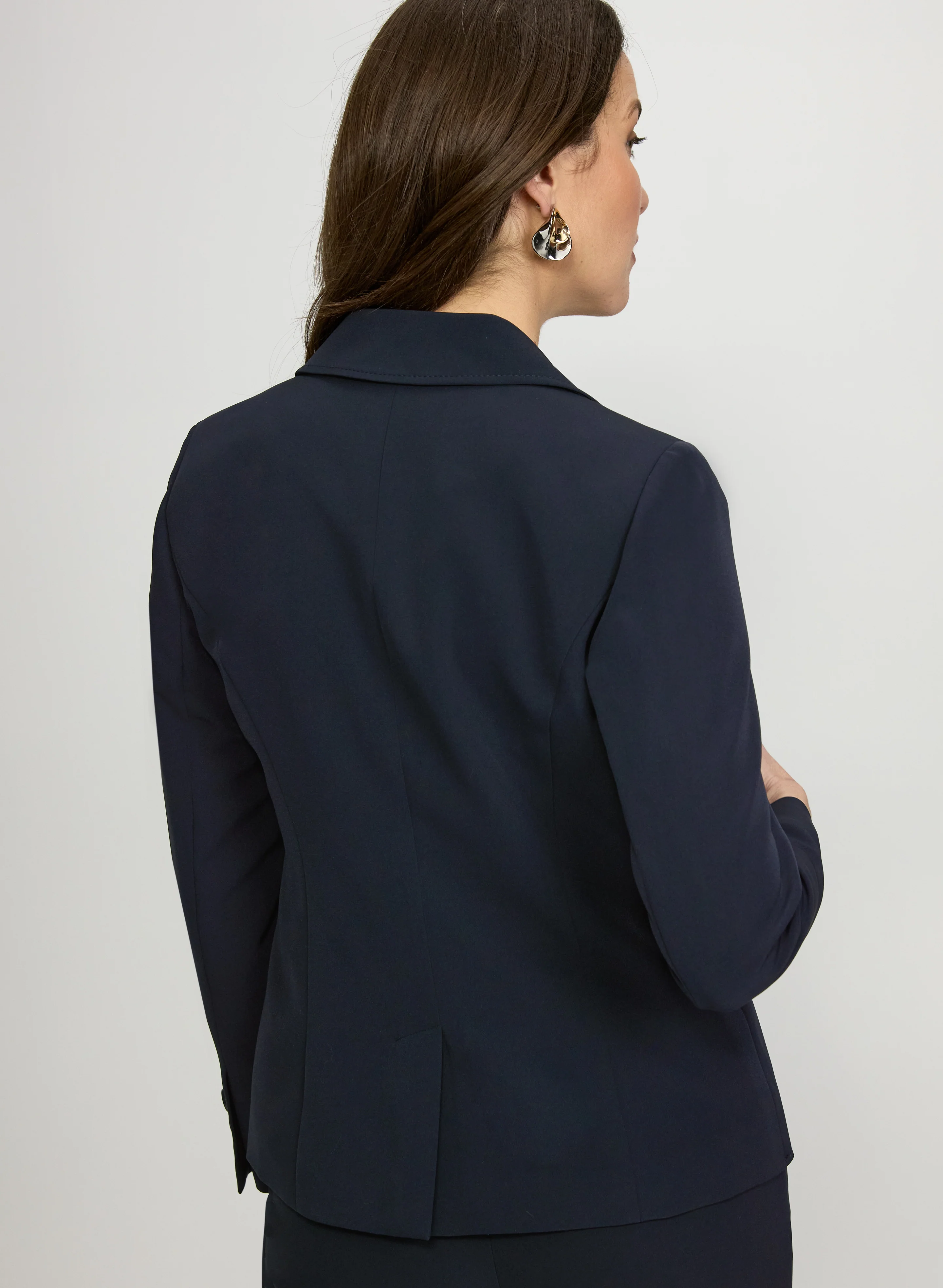 Signature Single-Breasted Blazer - Image 4