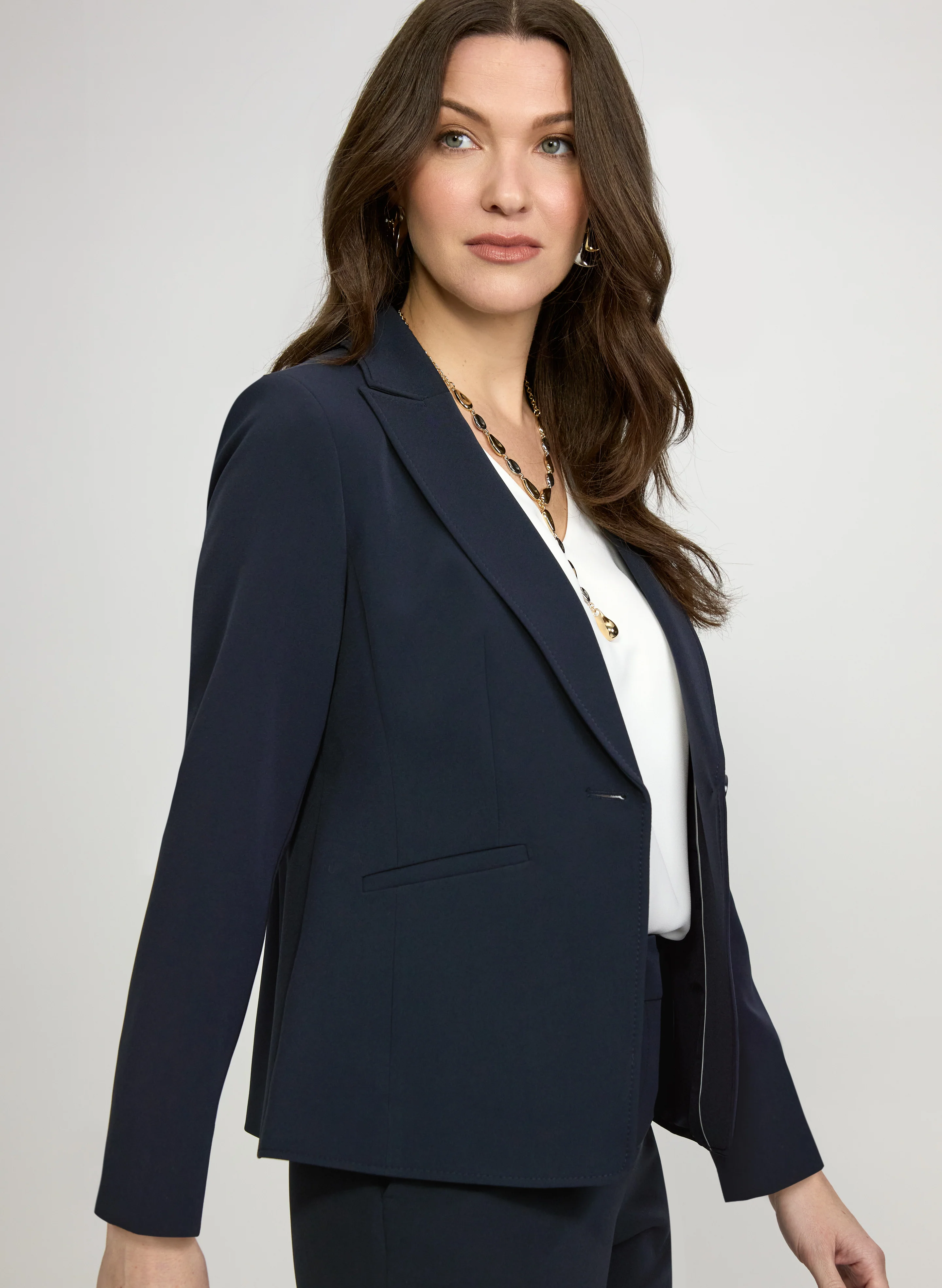 Signature Single-Breasted Blazer - Image 5