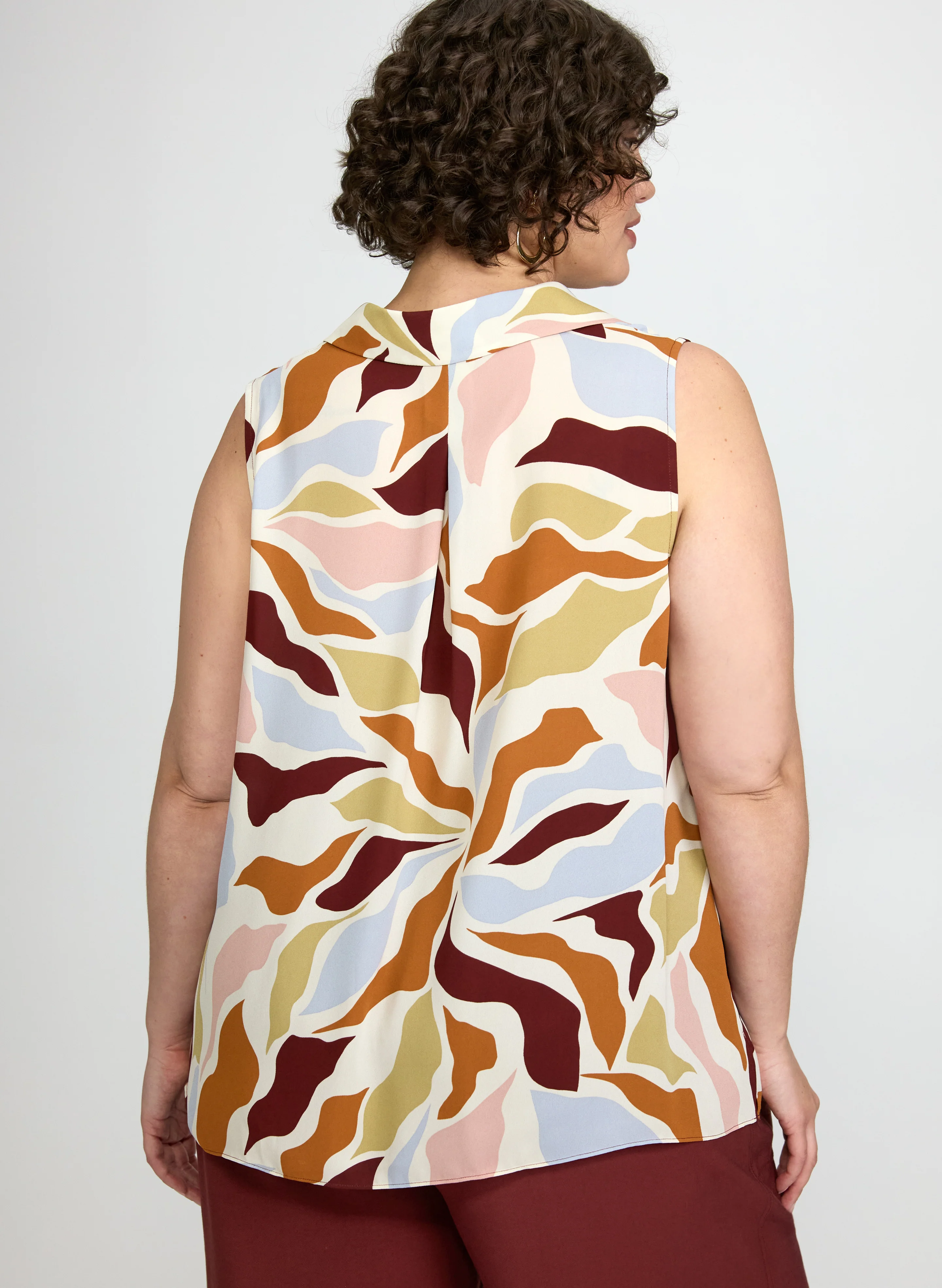 Sleeveless Abstract Blouse - Image 2