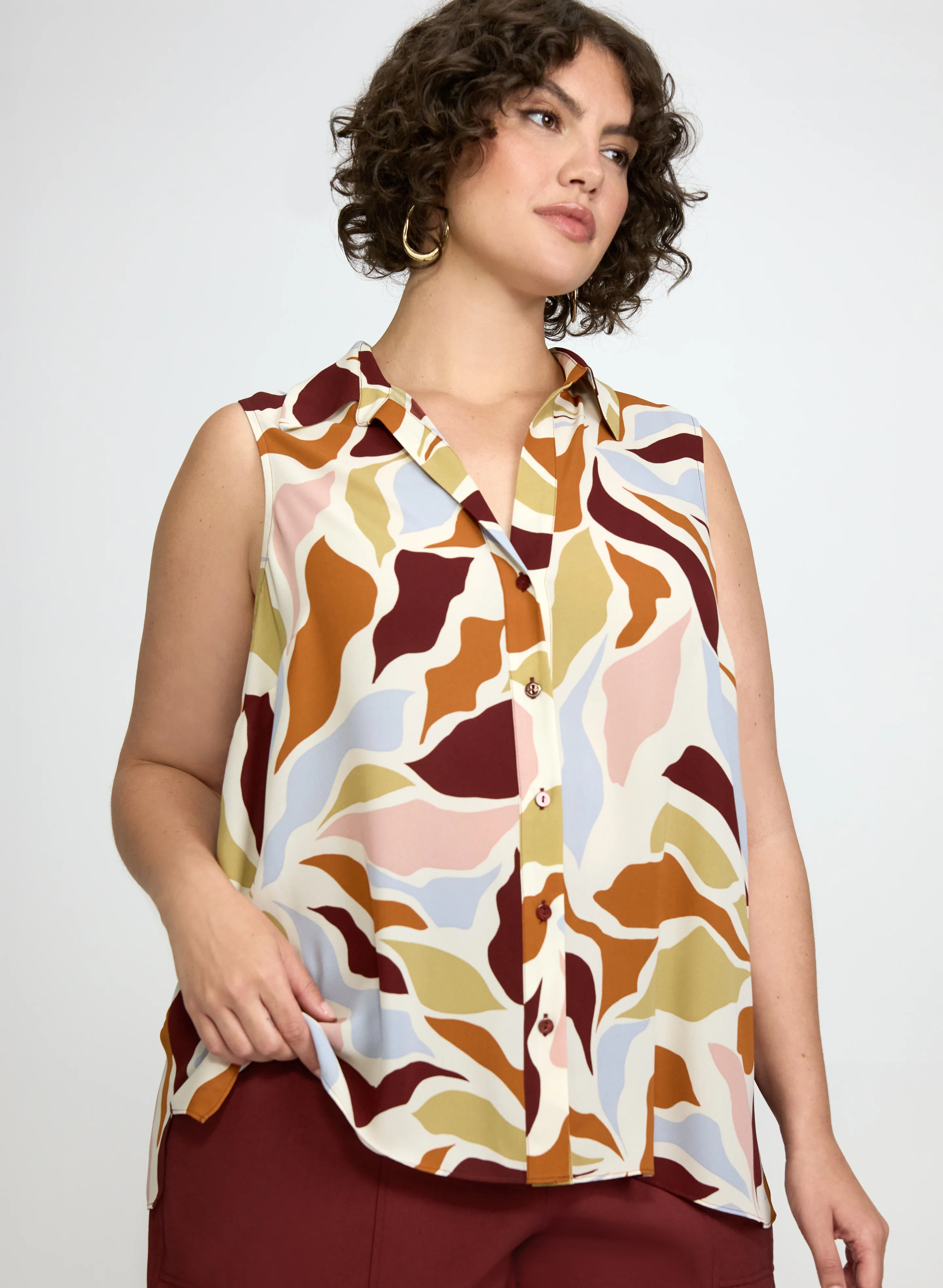 Sleeveless Abstract Blouse - Image 7