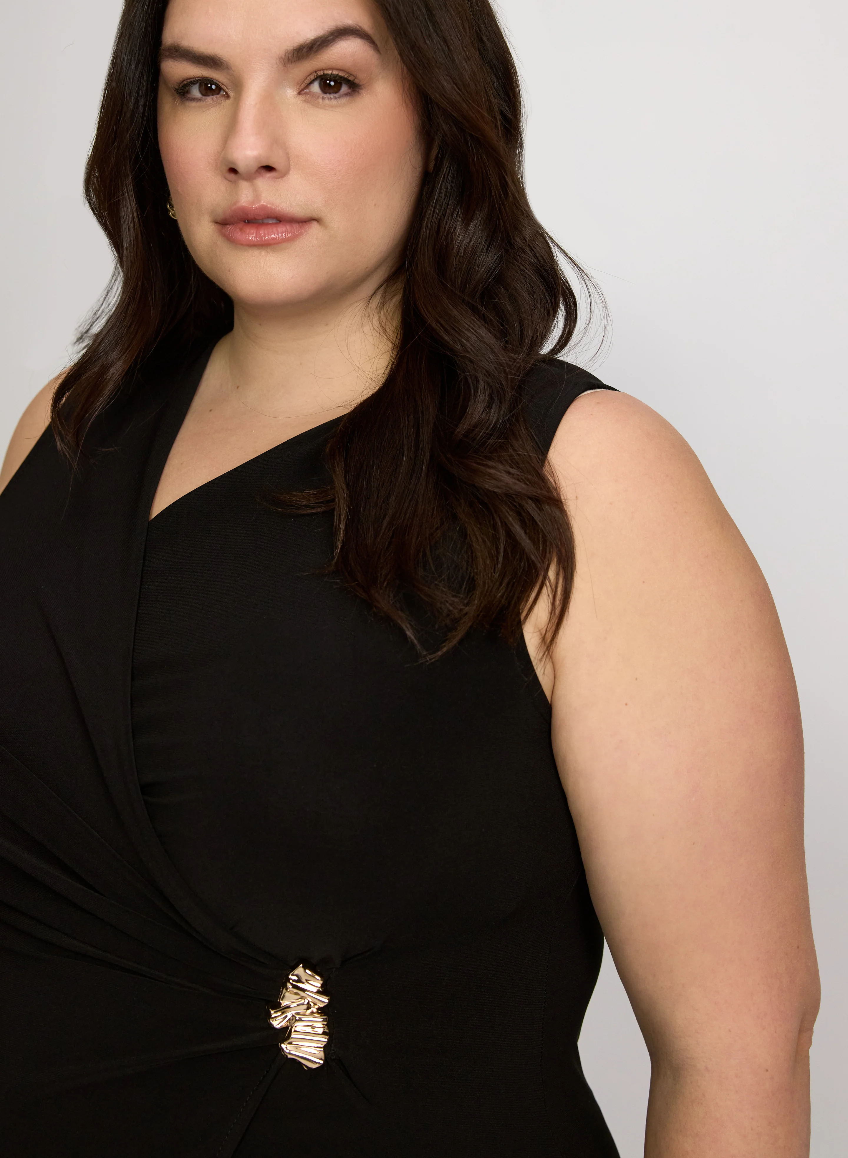 Sleeveless Brooch Top - Image 2