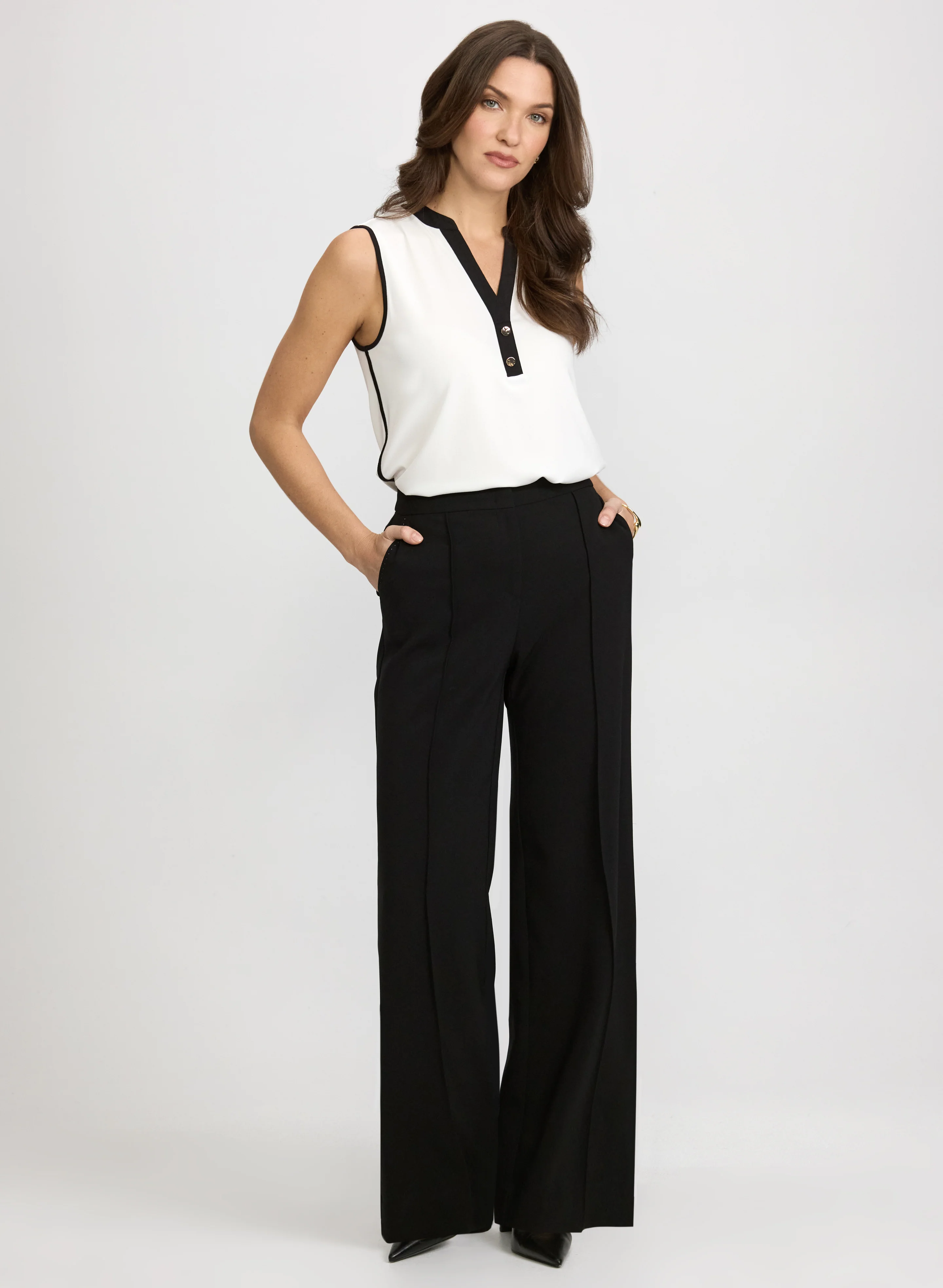 Sleeveless Contrast Trim Top - Image 3
