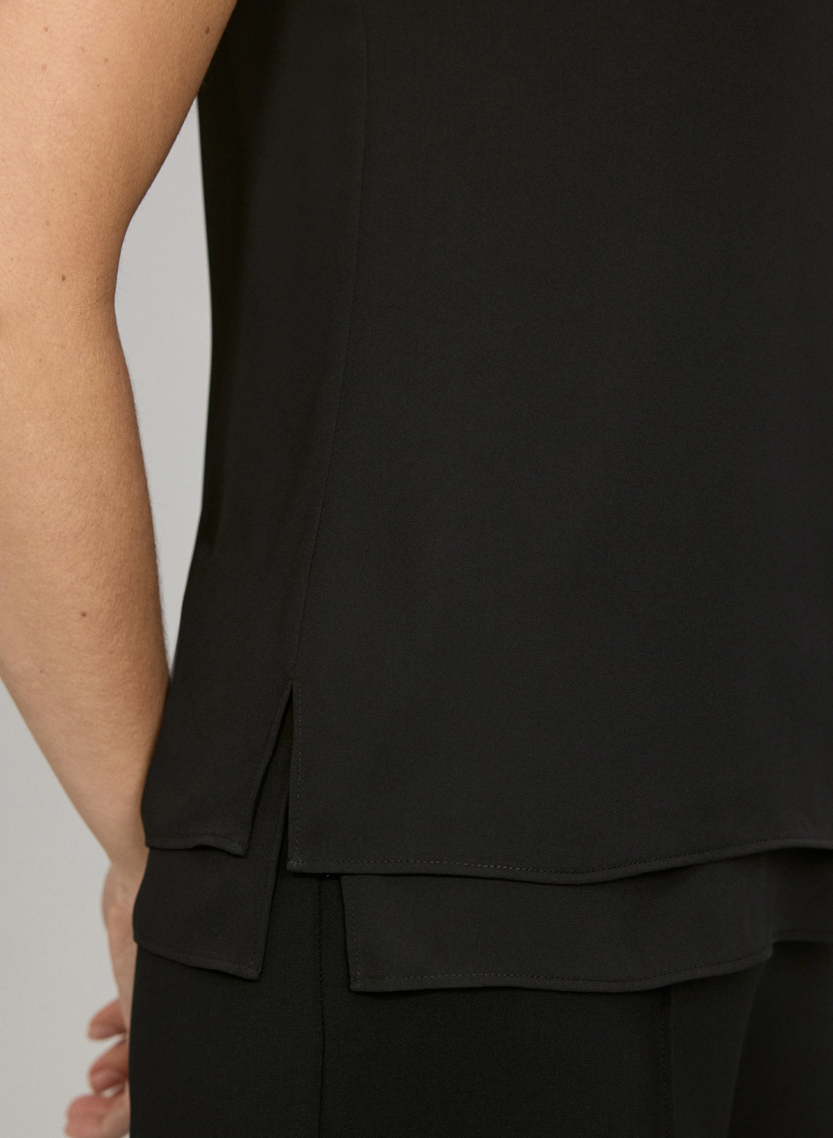 Sleeveless Crepe Blouse - Image 5