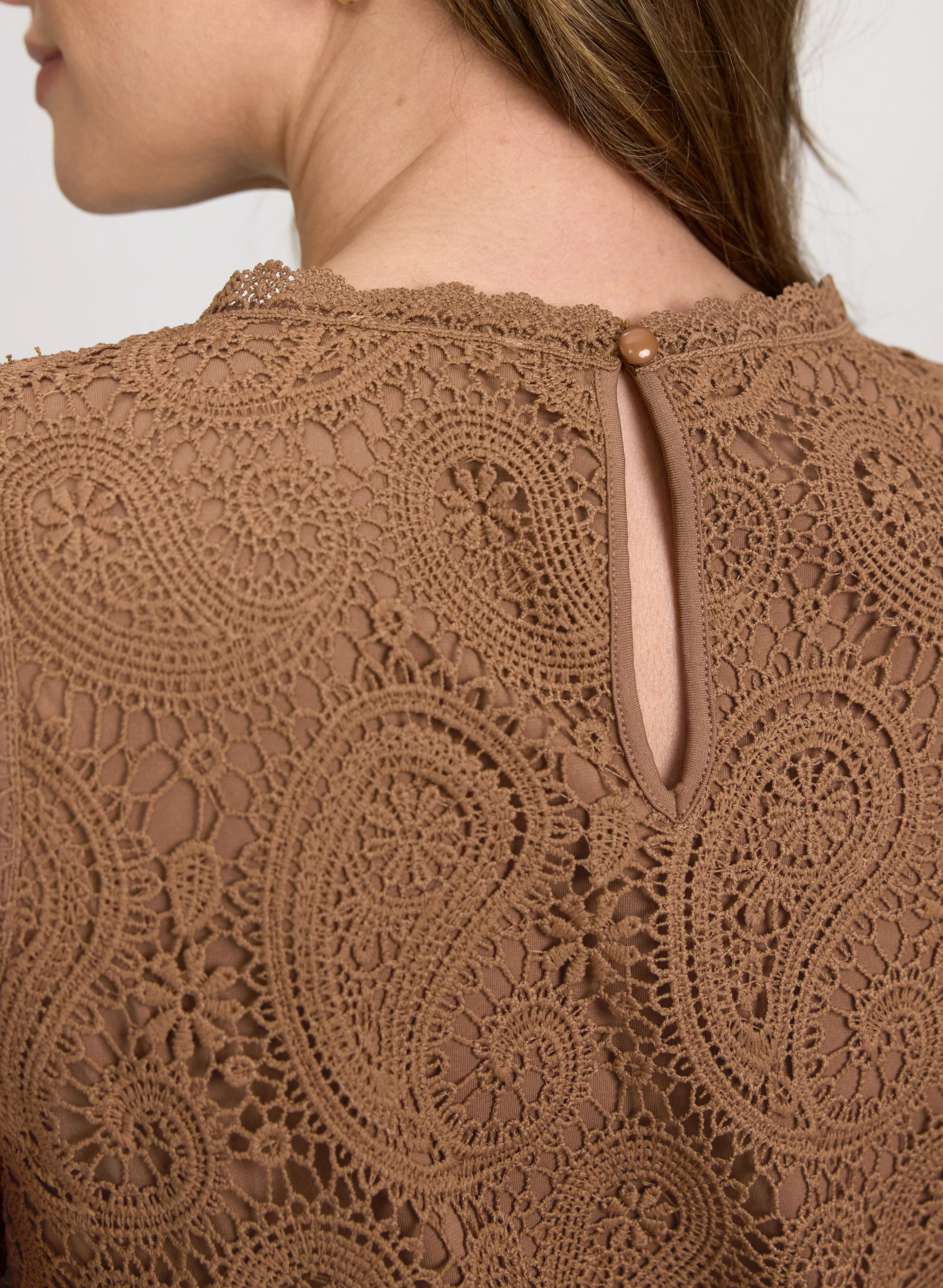 Sleeveless Lace Top - Image 3