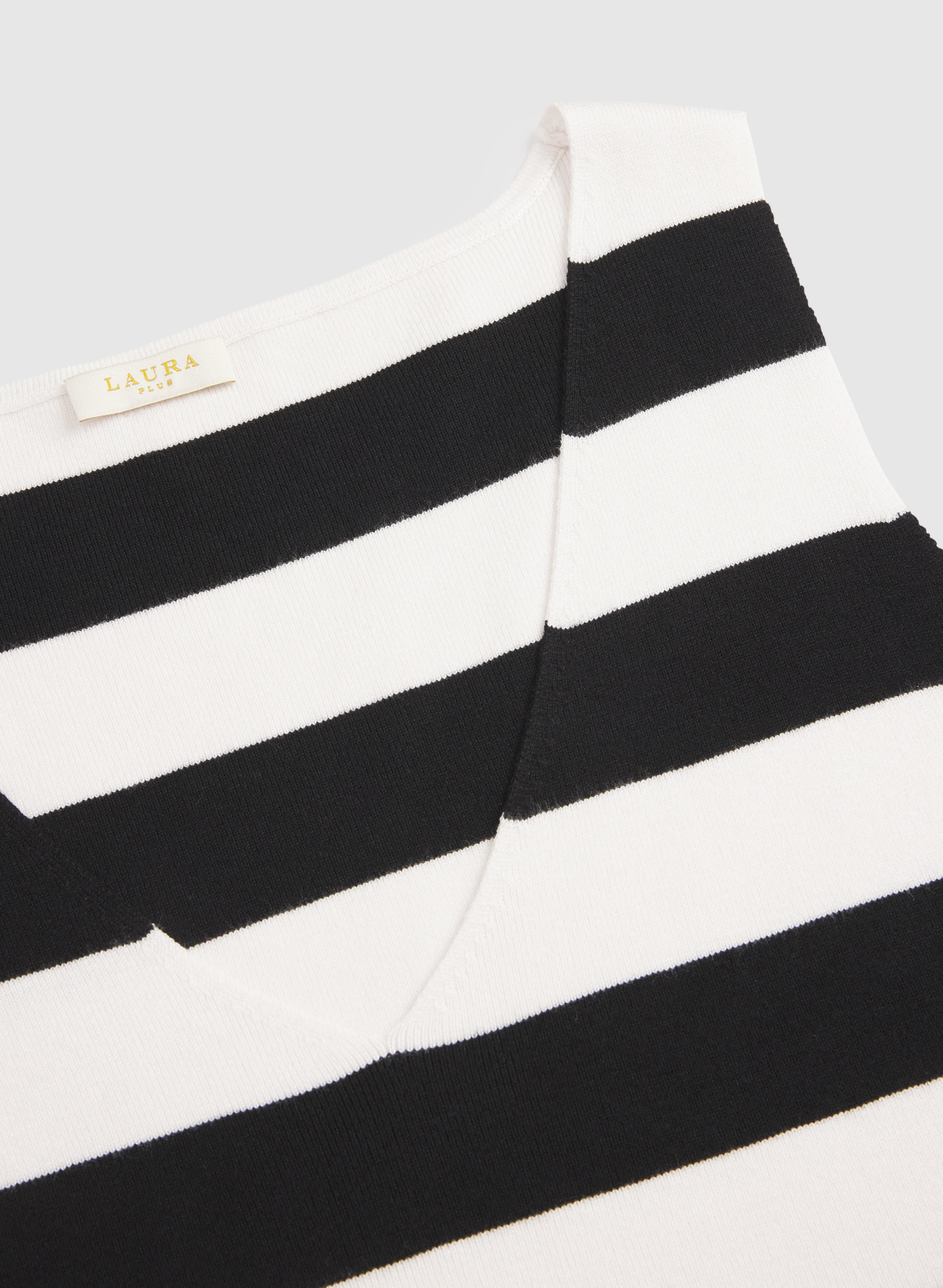 Sleeveless Stripe Knit - Image 8
