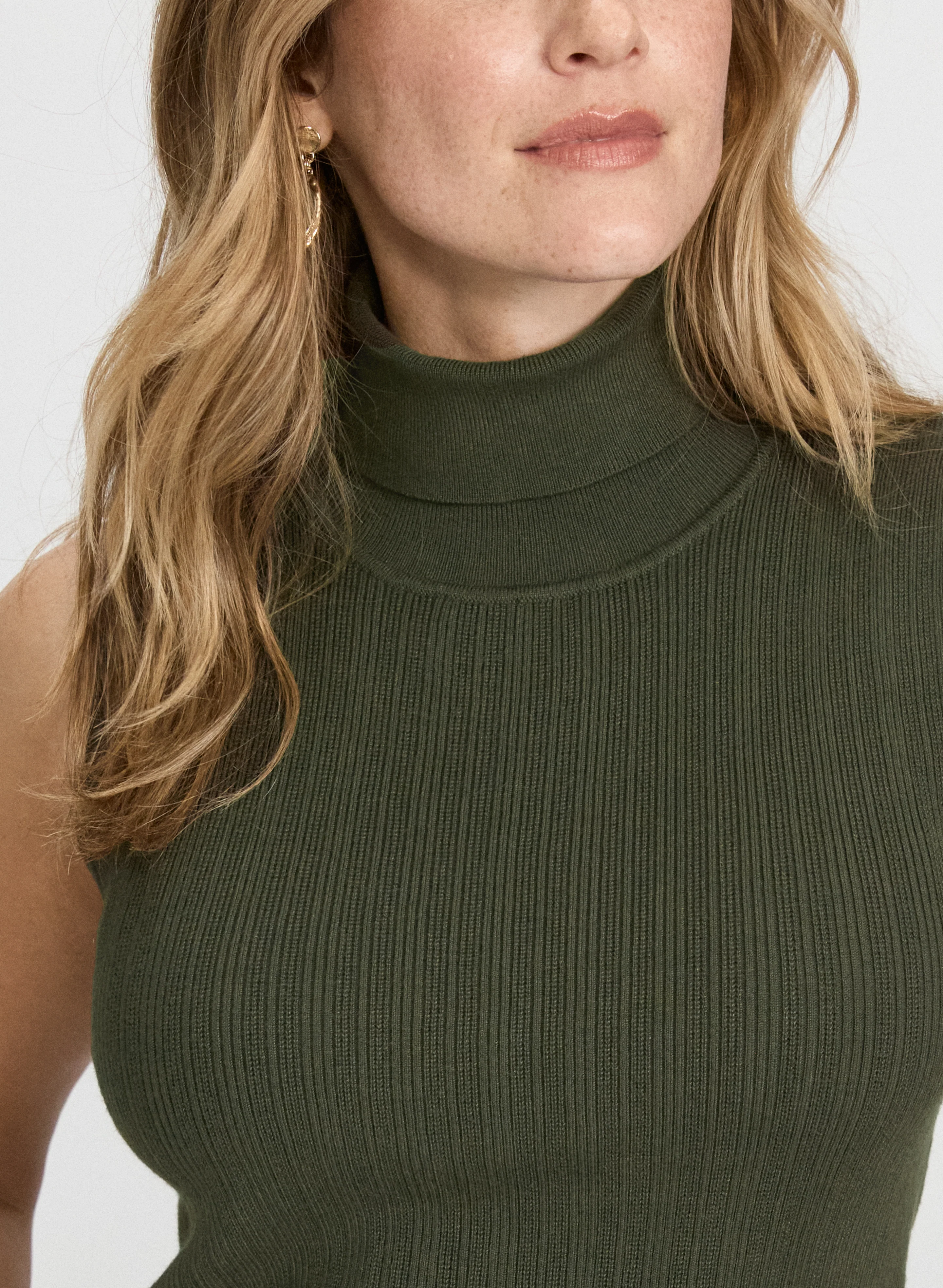 Sleeveless Turtleneck Sweater - Image 3