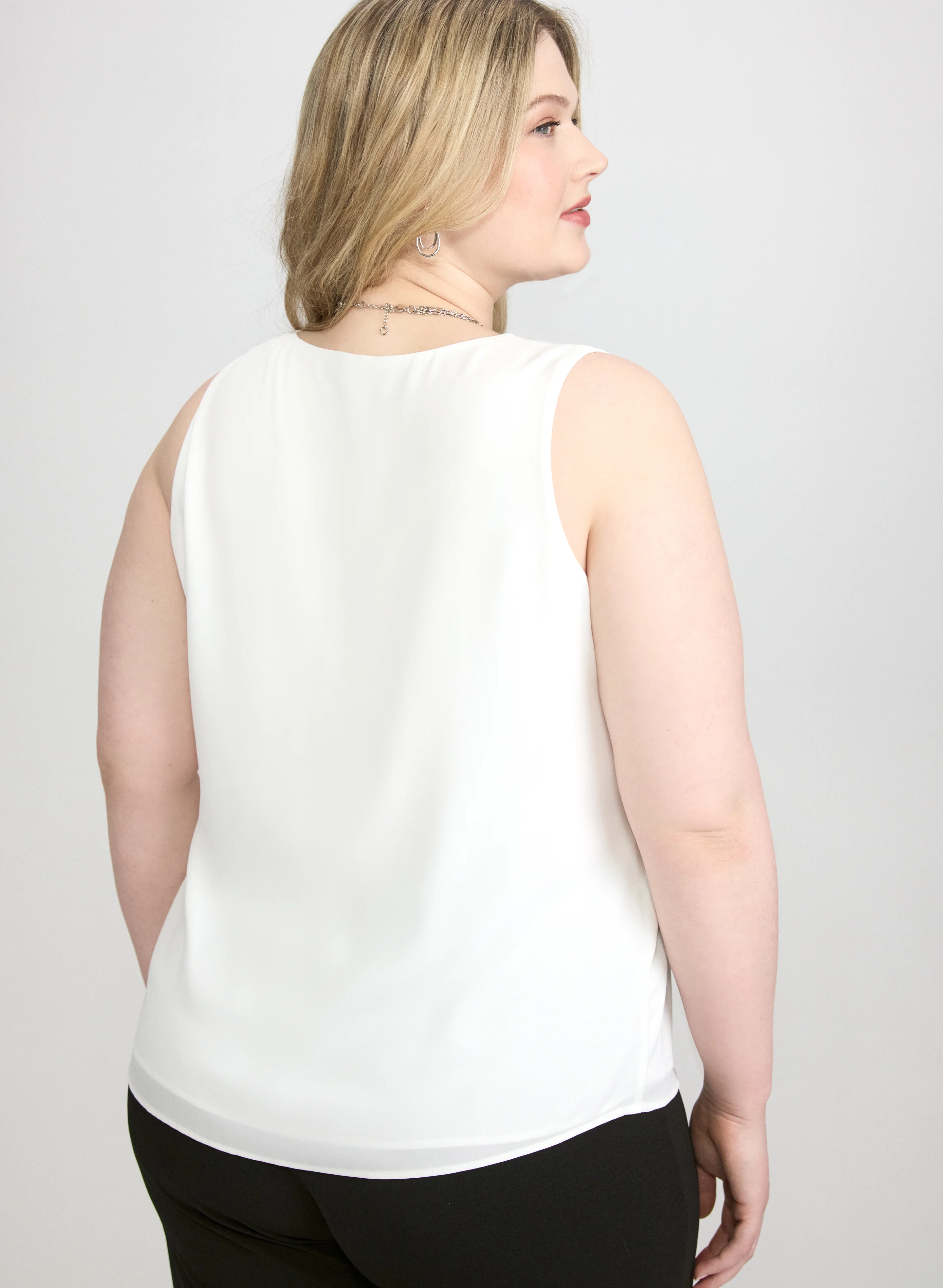 Sleeveless V-Neck Blouse - Image 12