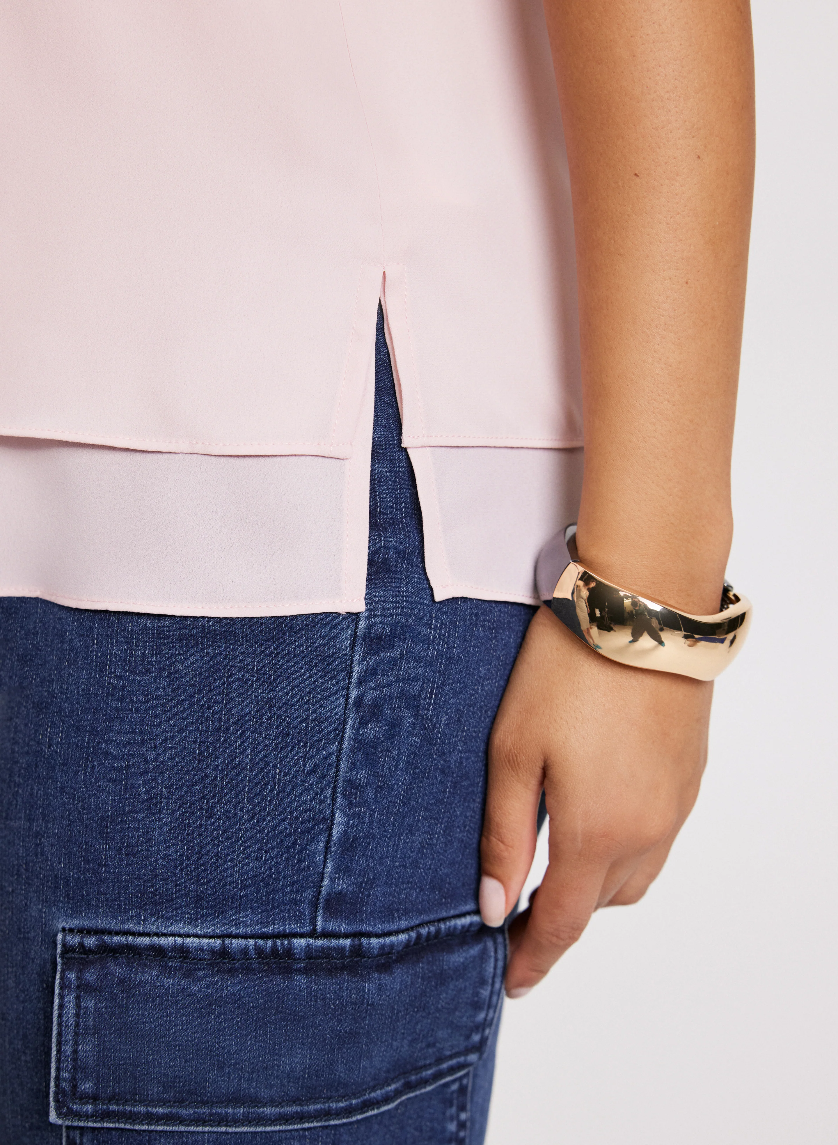 Sleeveless V-Neck Blouse - Image 5