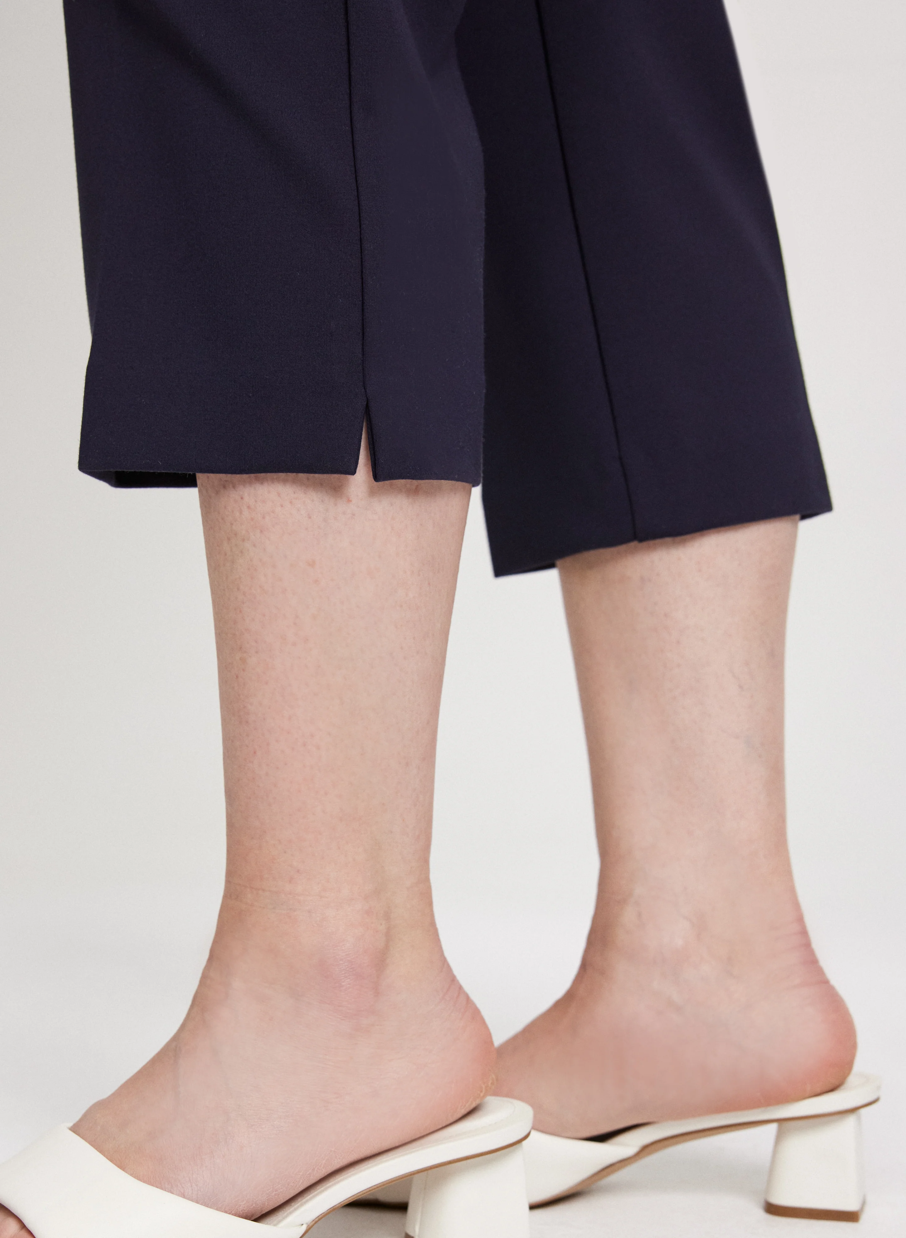 Slit Detail Straight-Leg Capris - Image 5