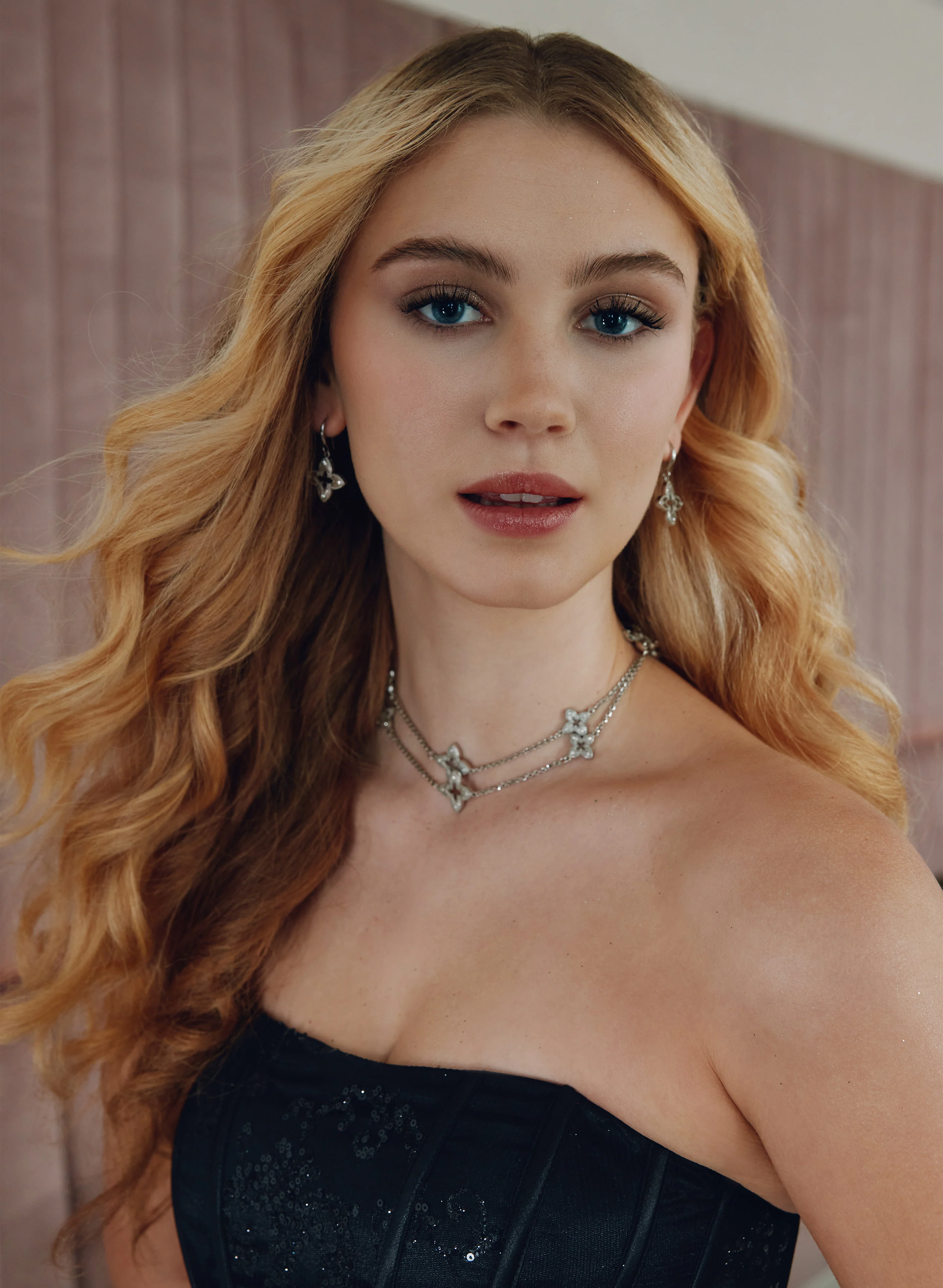 Star Insert Necklace - Image 3