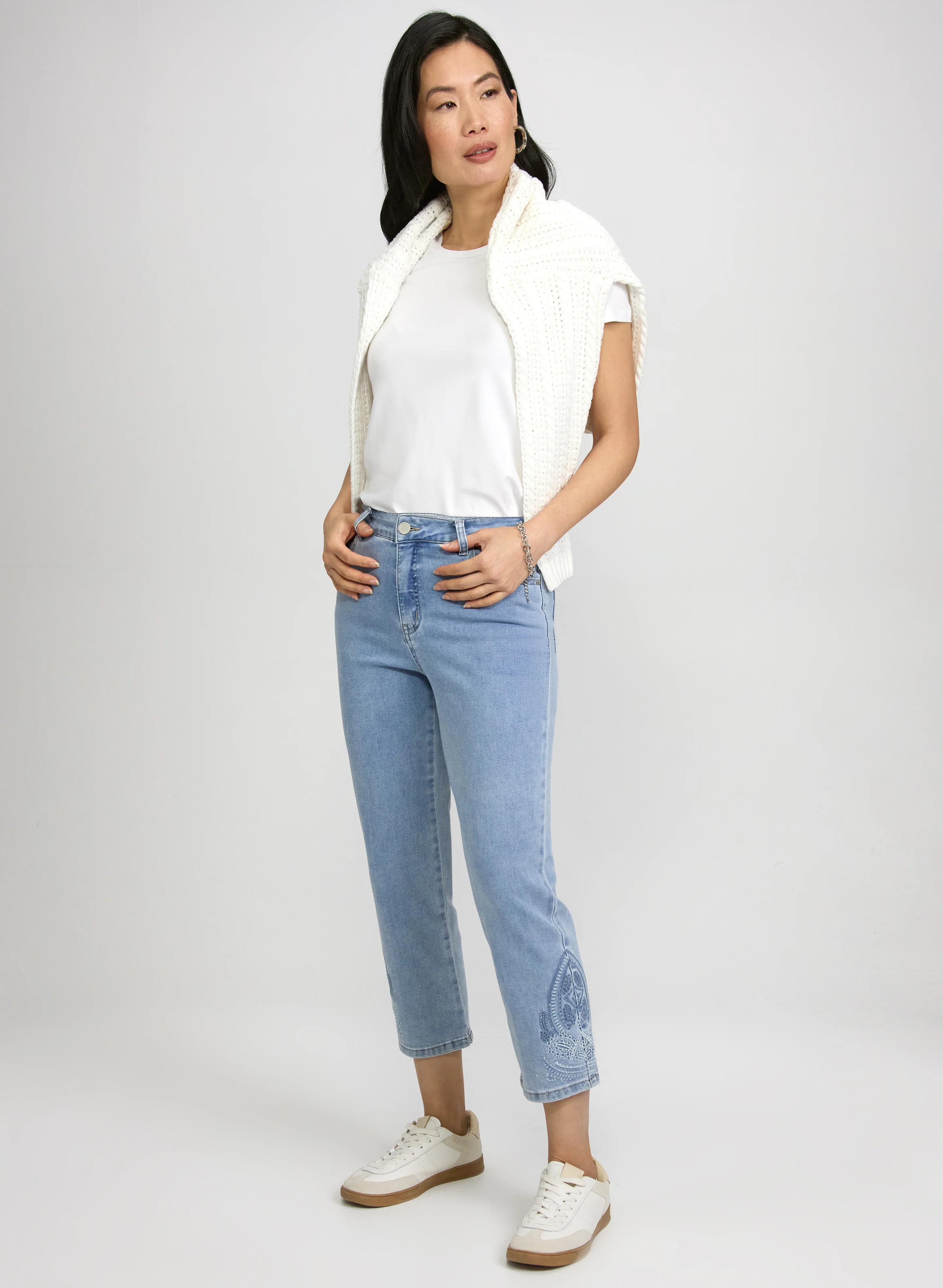 Straight-Leg Capri Jeans - Image 5