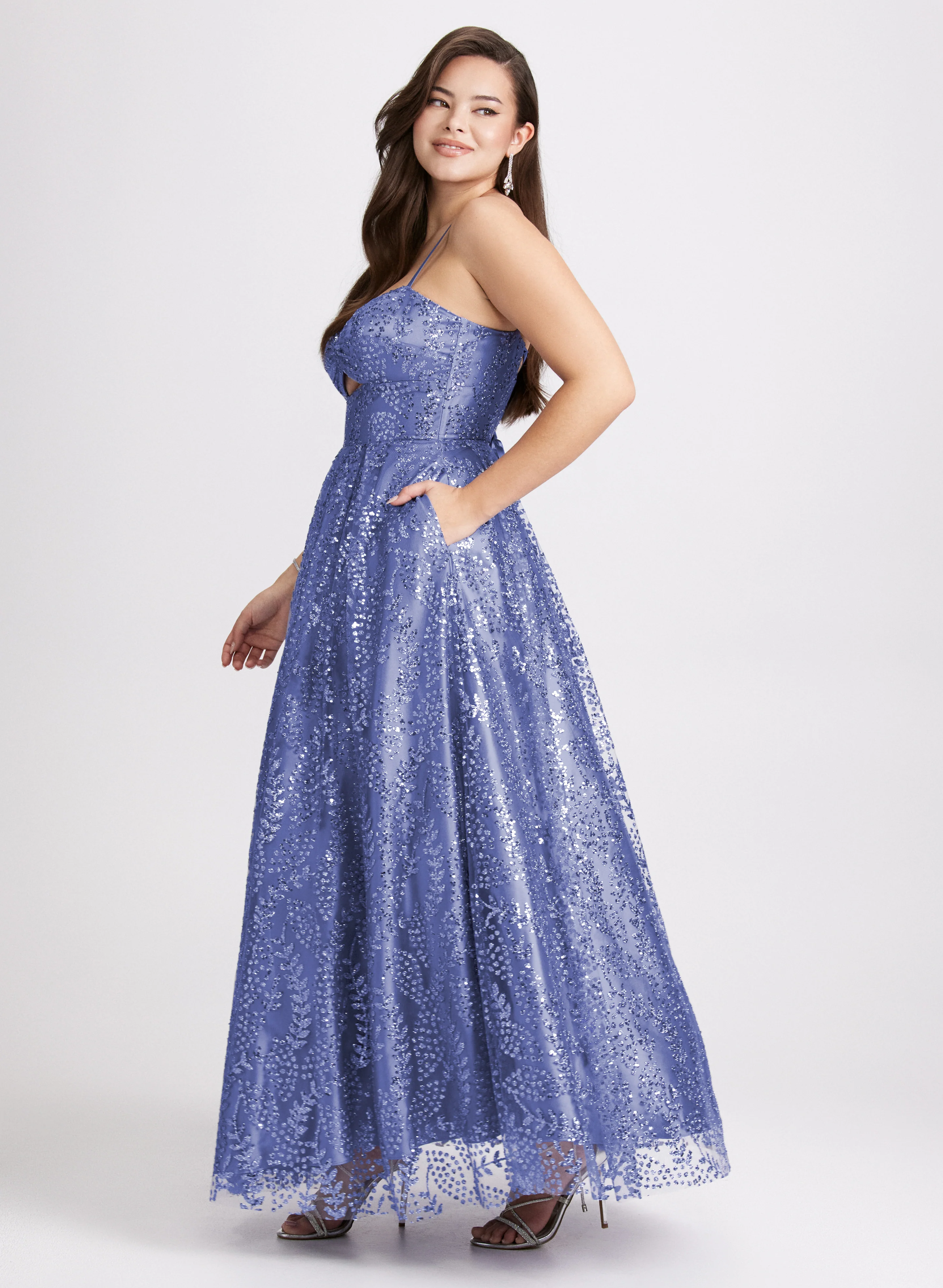 Sweetheart Neckline Sequin Gown - Image 5