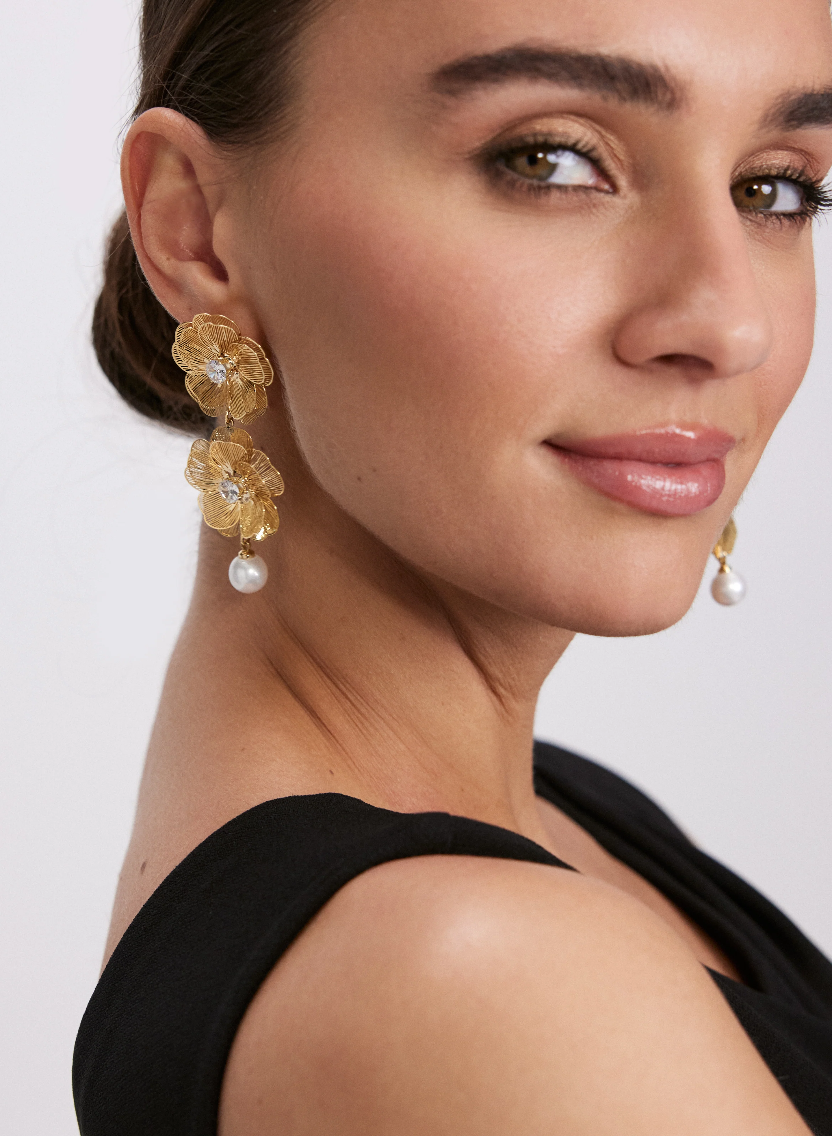 Tiered Floral Pearl Drop Earrings - Image 3