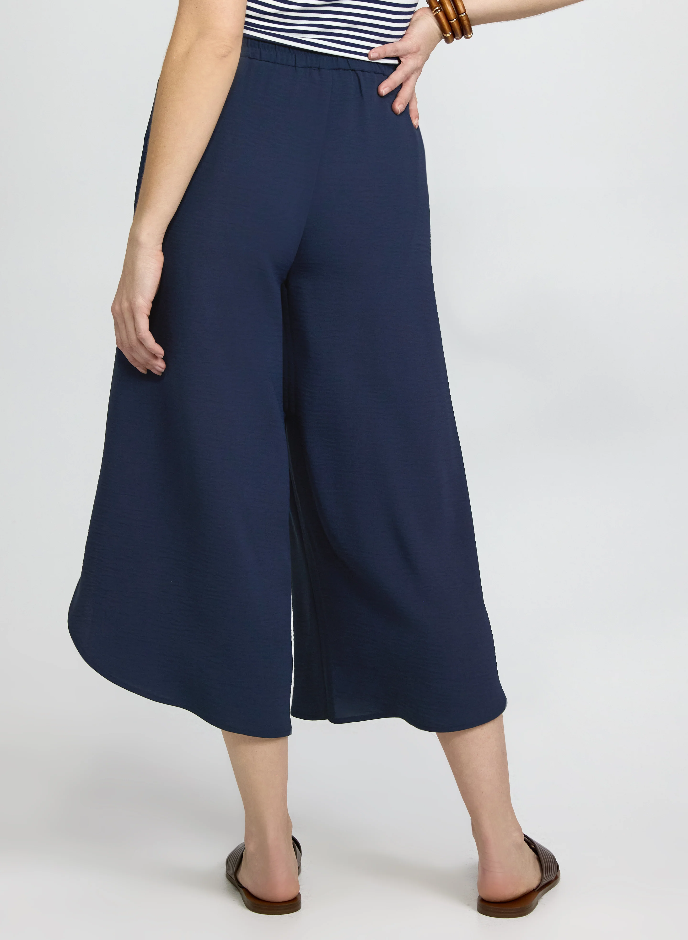 Wide-Leg Pull-On Capris - Image 4