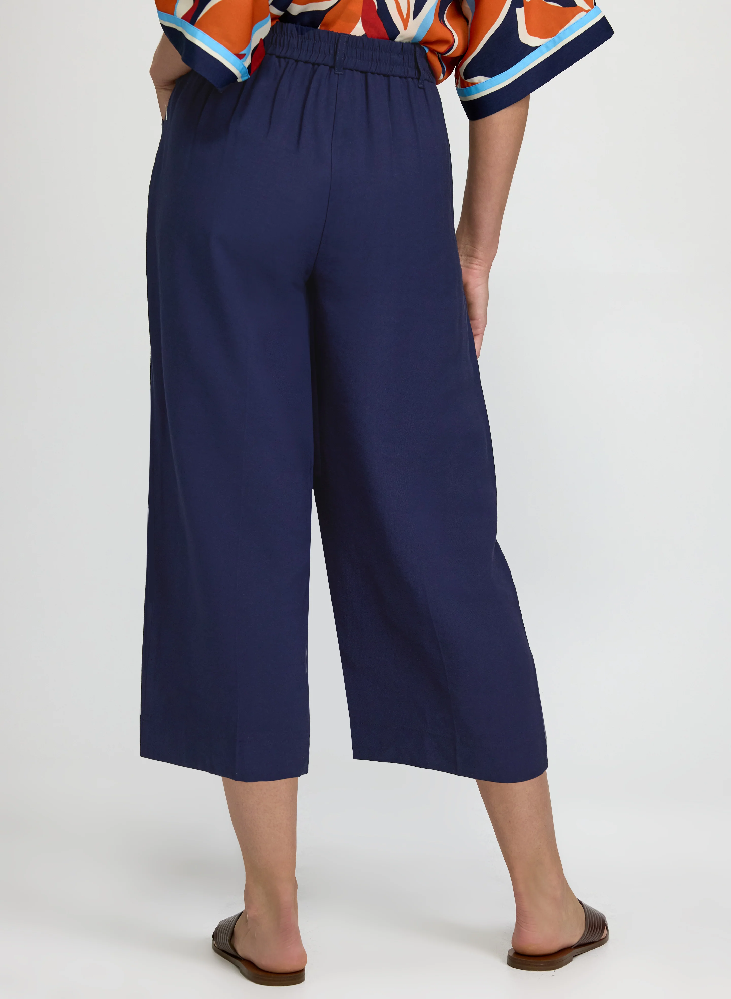 Wide-Leg Capris - Image 4
